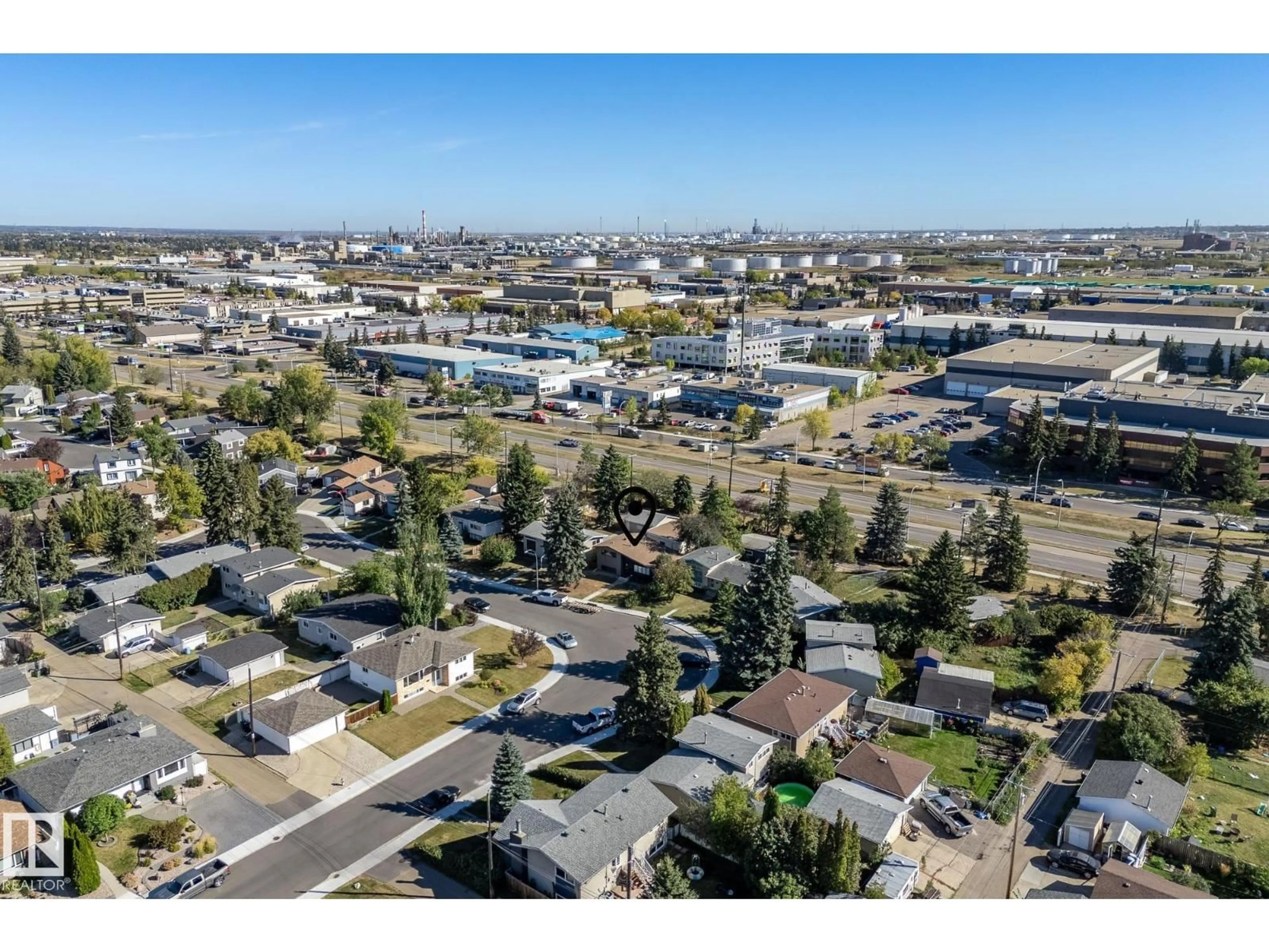 A pic from outside/outdoor area/front of a property/back of a property/a pic from drone, street for 9221 52 ST, Edmonton Alberta T6B1G3