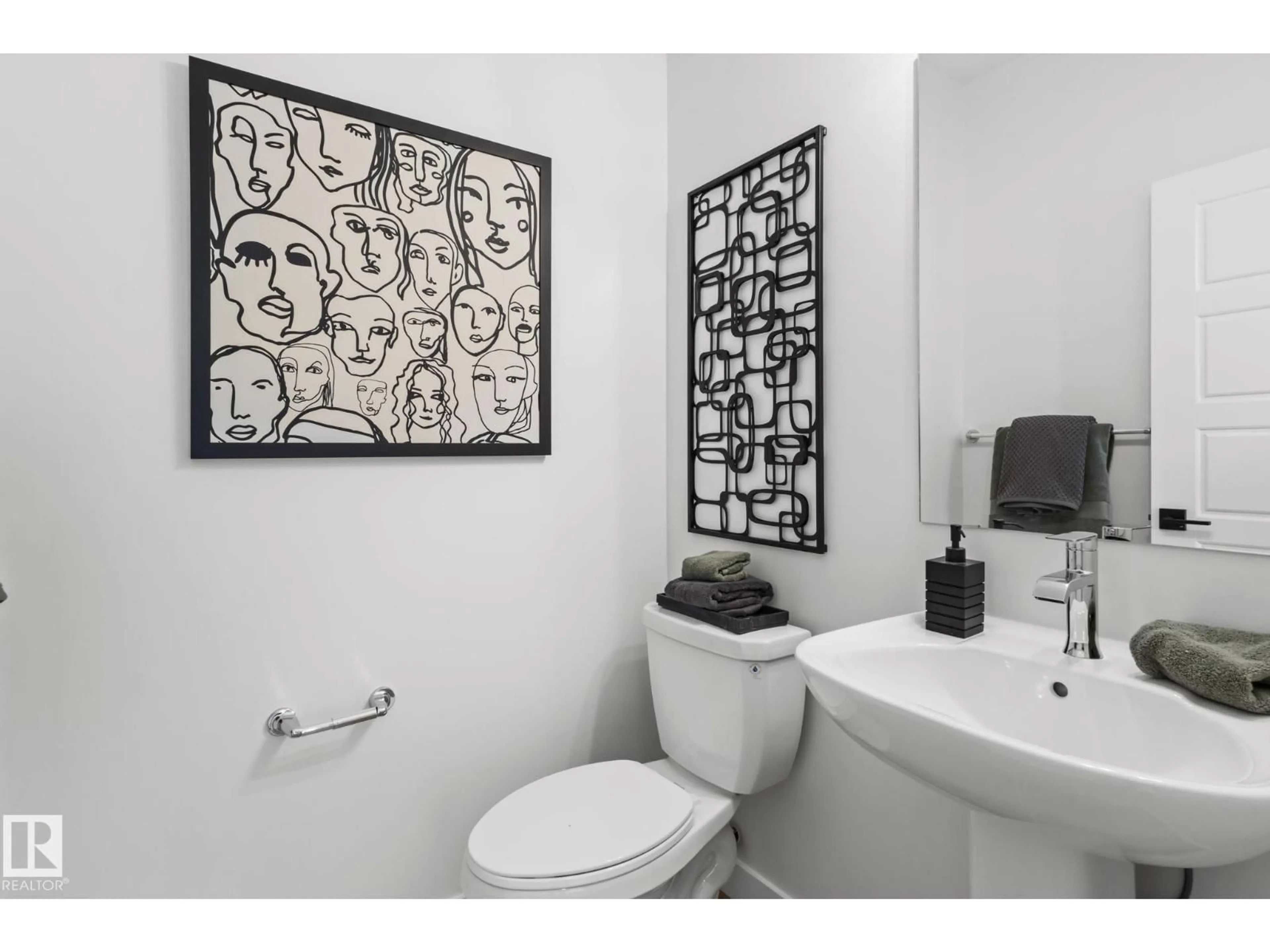 Standard bathroom, ceramic/tile floor for 9121 ELVES LO, Edmonton Alberta T6M3G2