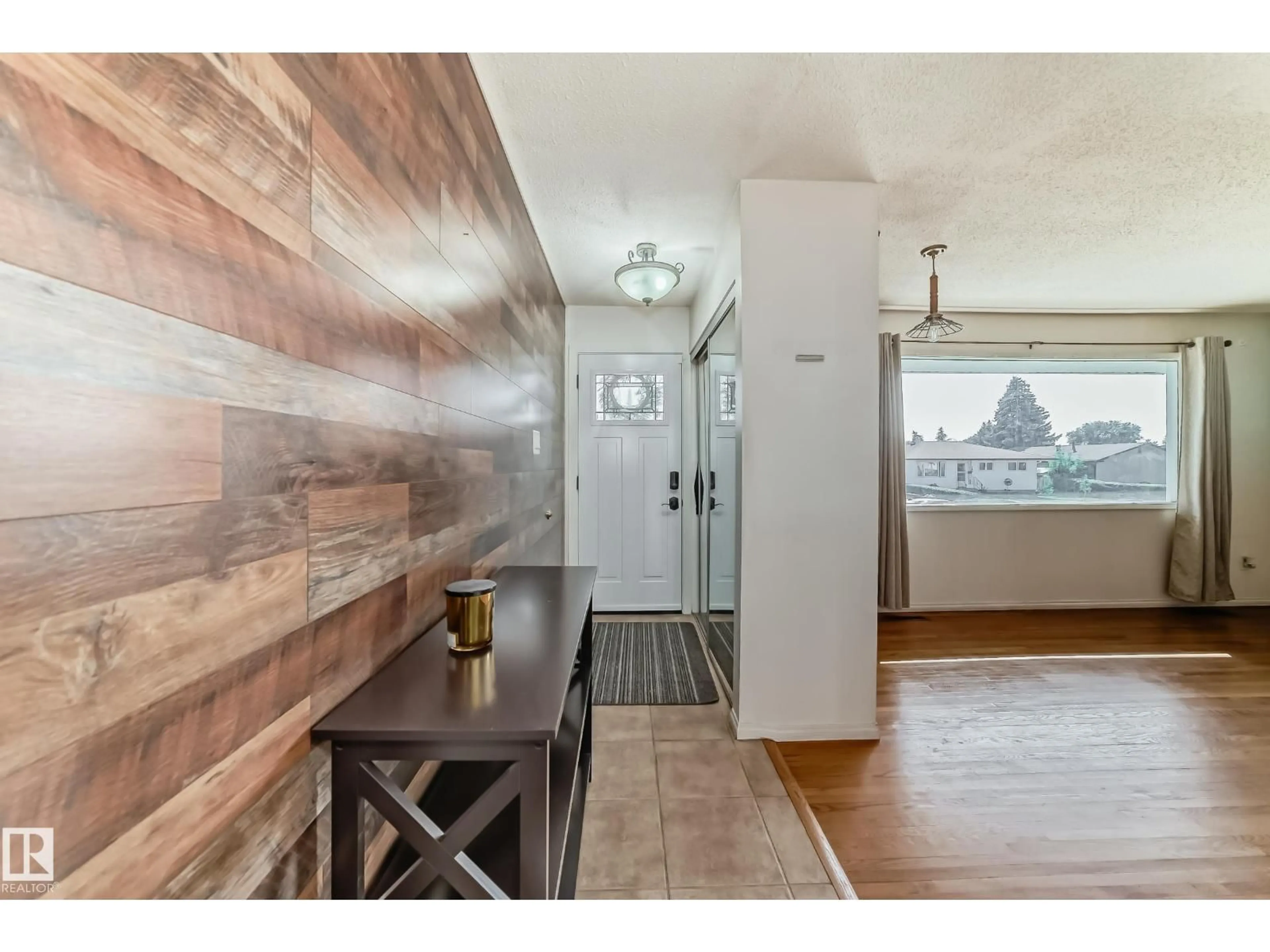 Indoor entryway for 6308 144A AV, Edmonton Alberta T5A1S4