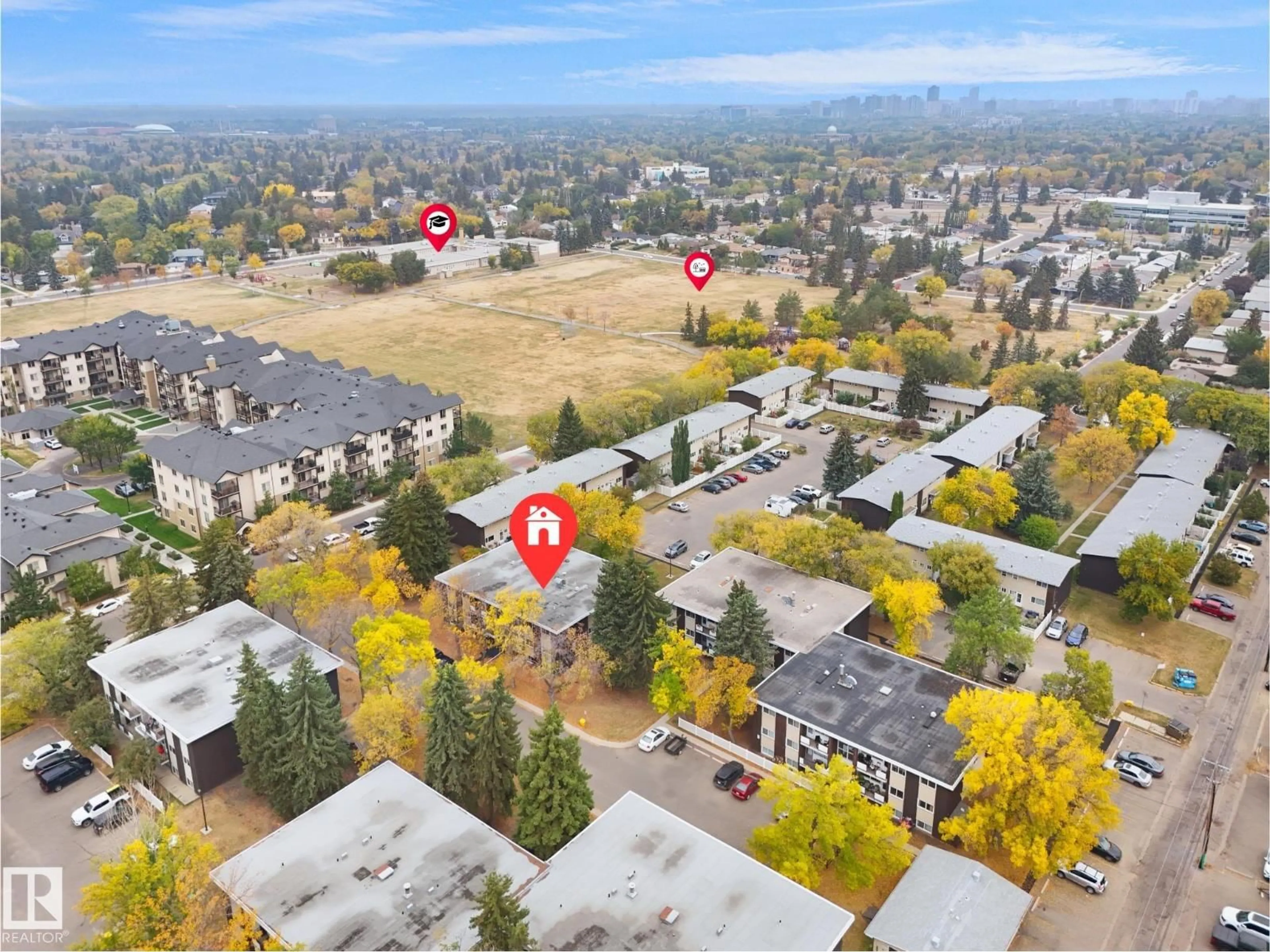 A pic from outside/outdoor area/front of a property/back of a property/a pic from drone, unknown for 5635 105 ST, Edmonton Alberta T6H2N2