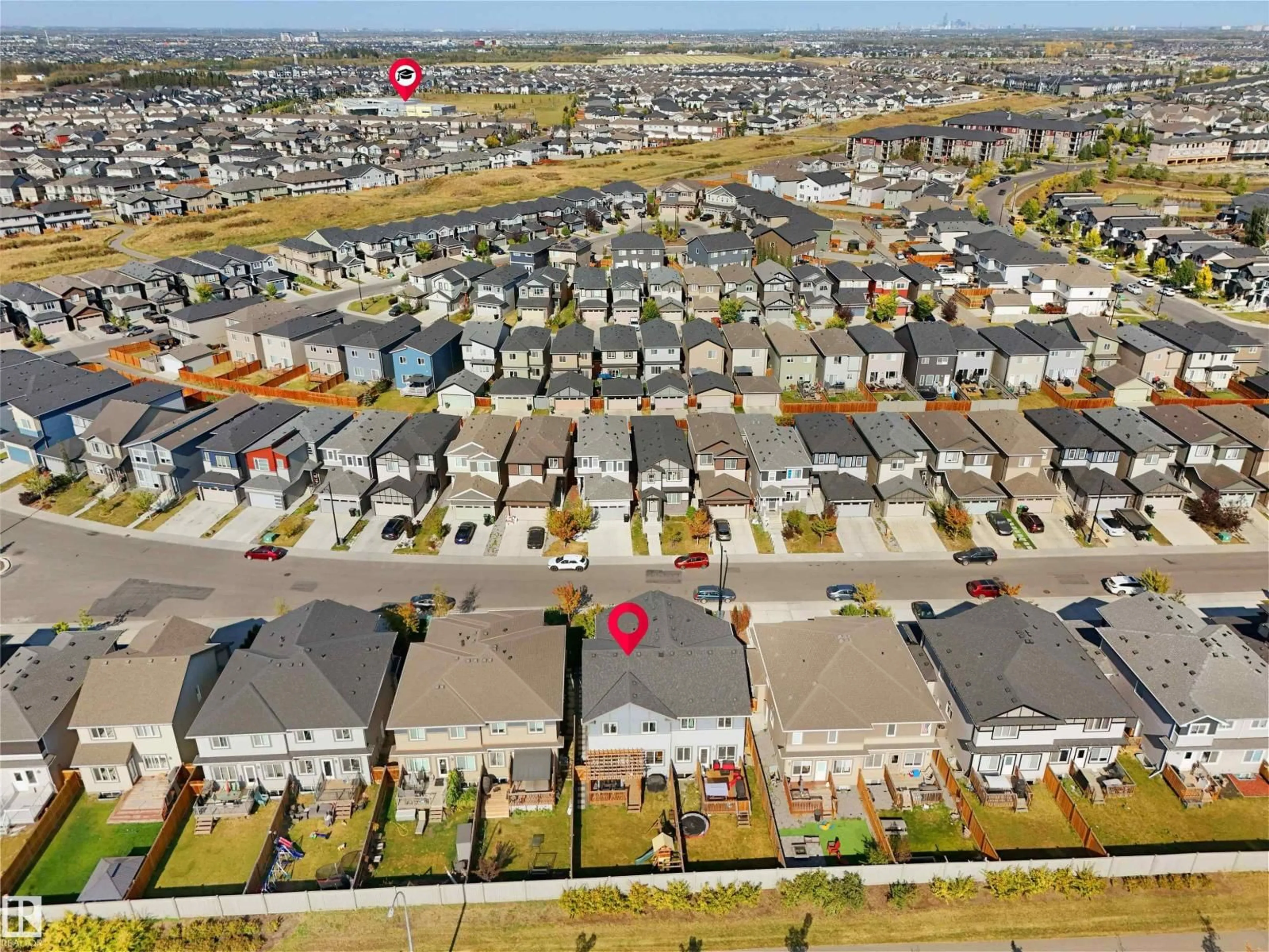 A pic from outside/outdoor area/front of a property/back of a property/a pic from drone, street for 7626 CREIGHTON PL SW, Edmonton Alberta T6W3Z5