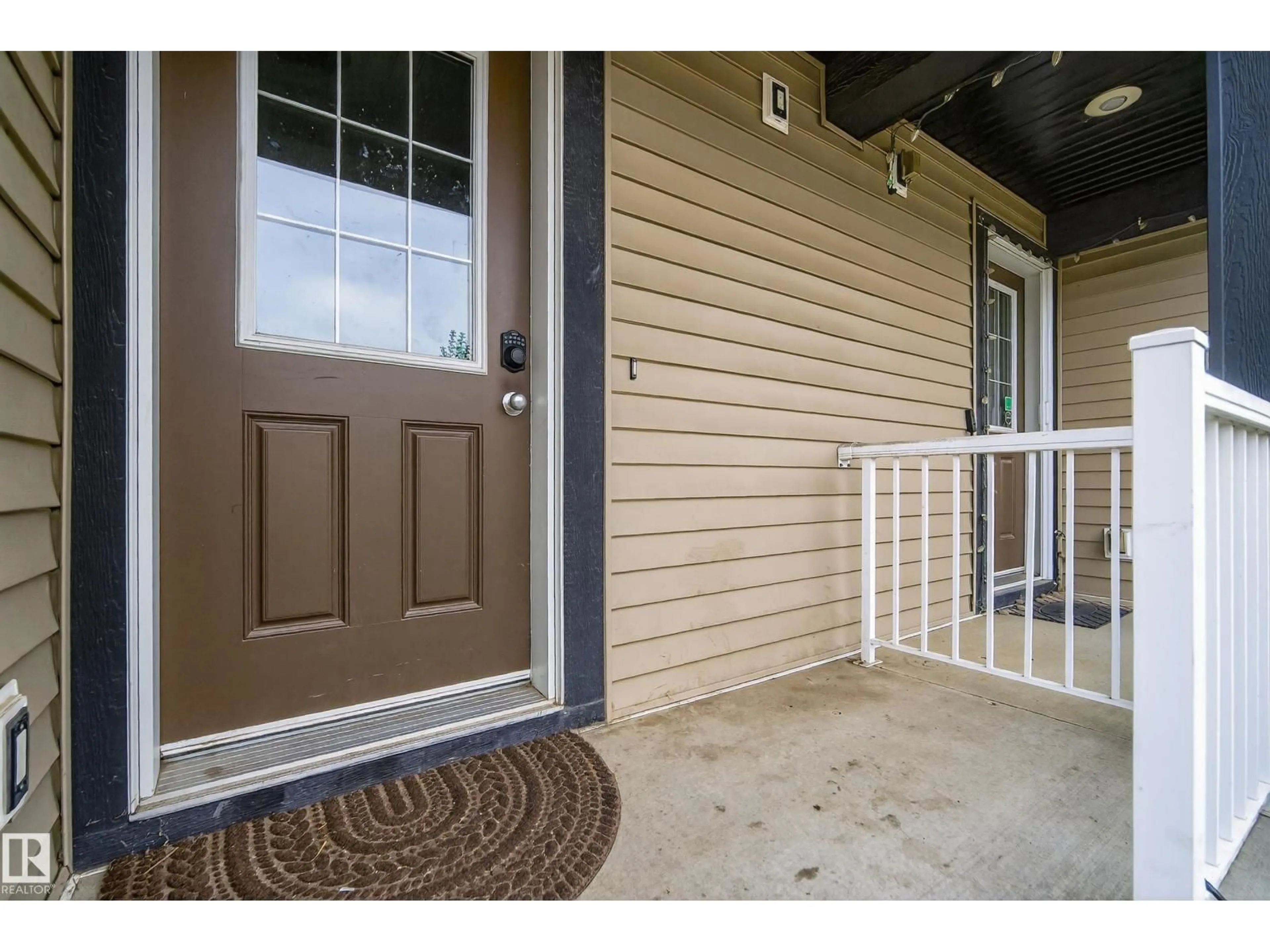 Indoor entryway for 12207 167A AV, Edmonton Alberta T5X0G4