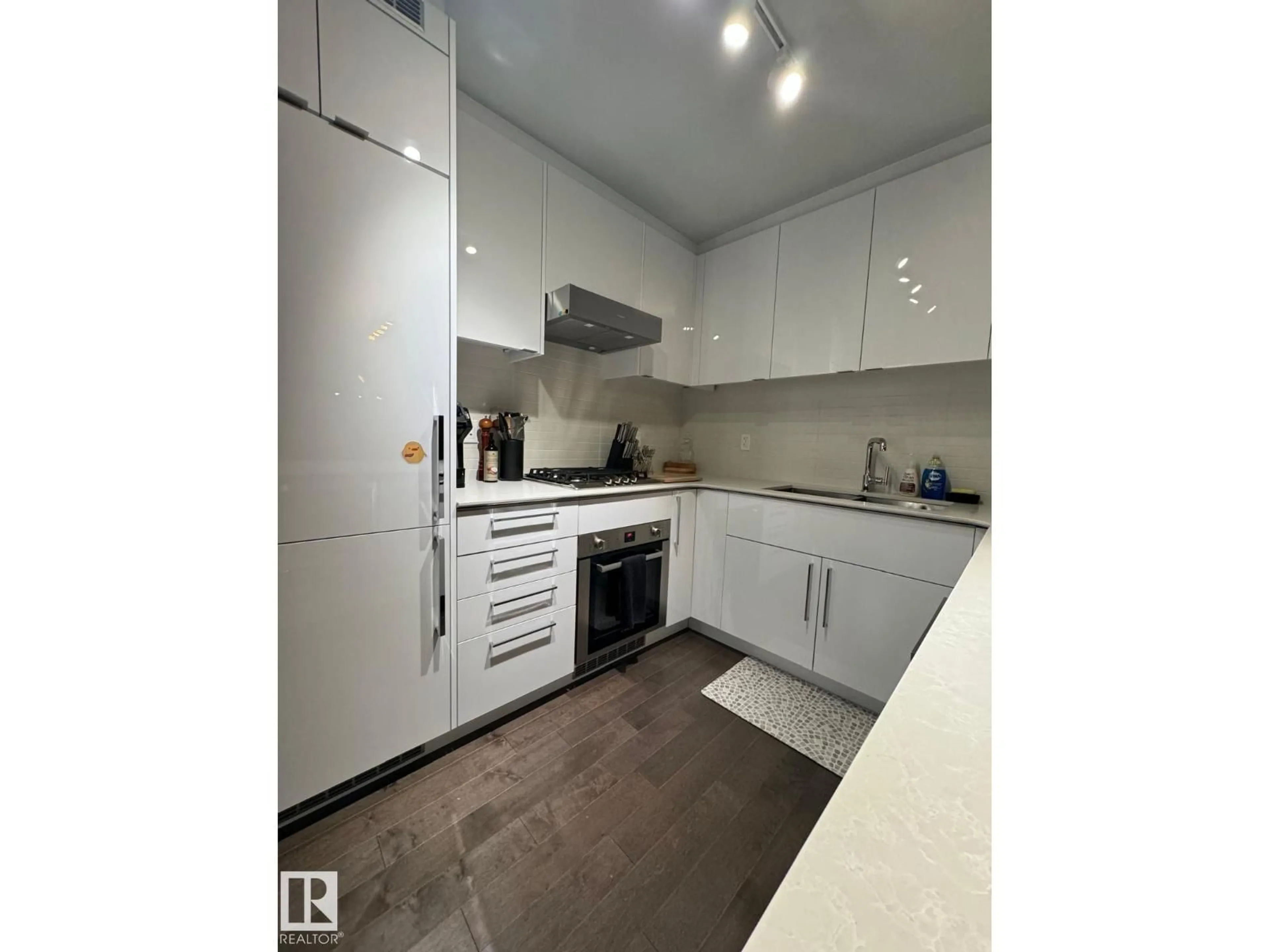 Standard kitchen, unknown for 10360 NW - 4007 102 ST, Edmonton Alberta T5J0K6