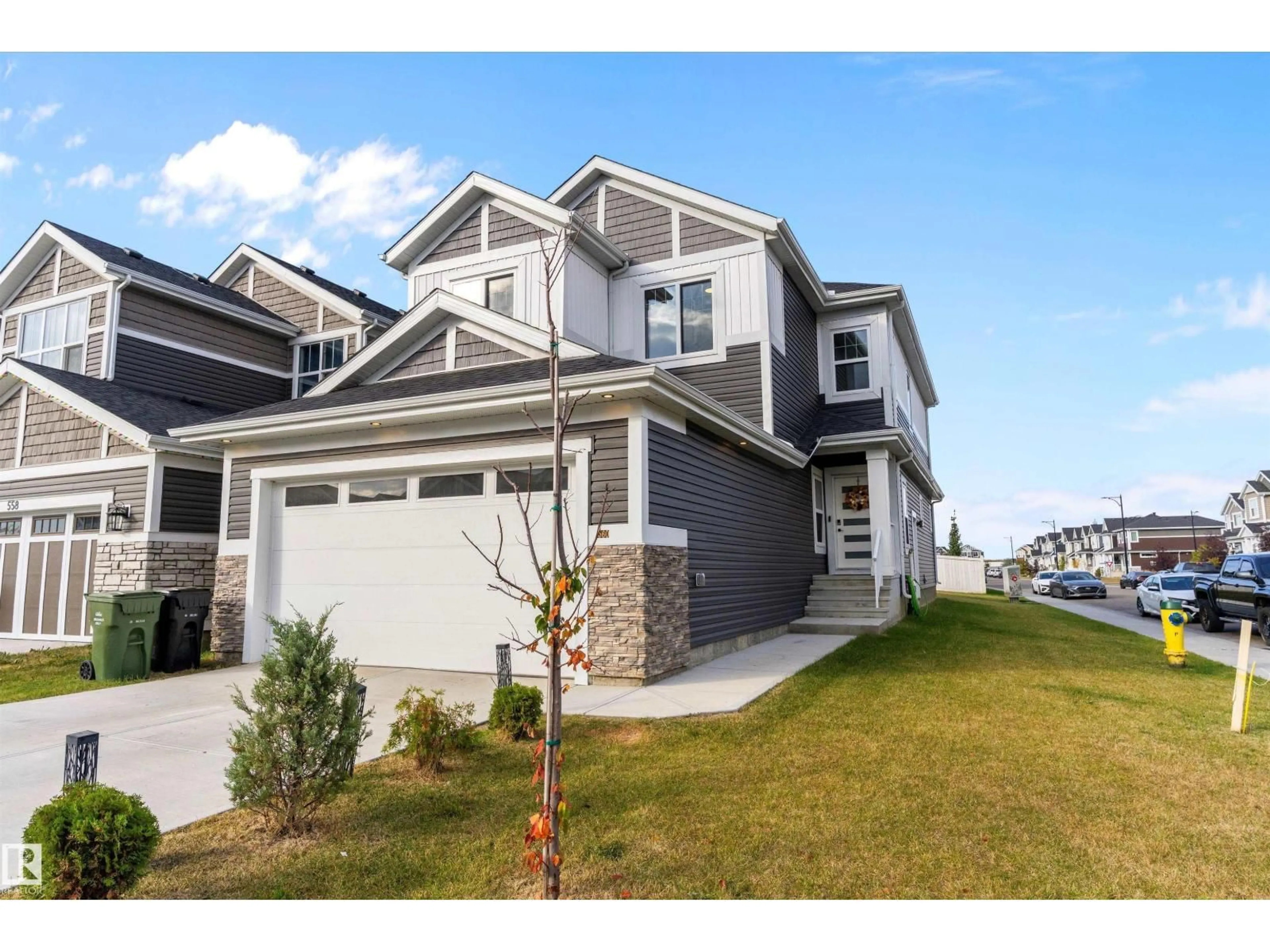 Home with vinyl exterior material, street for 560 STOUT BN, Leduc Alberta T9E1K3