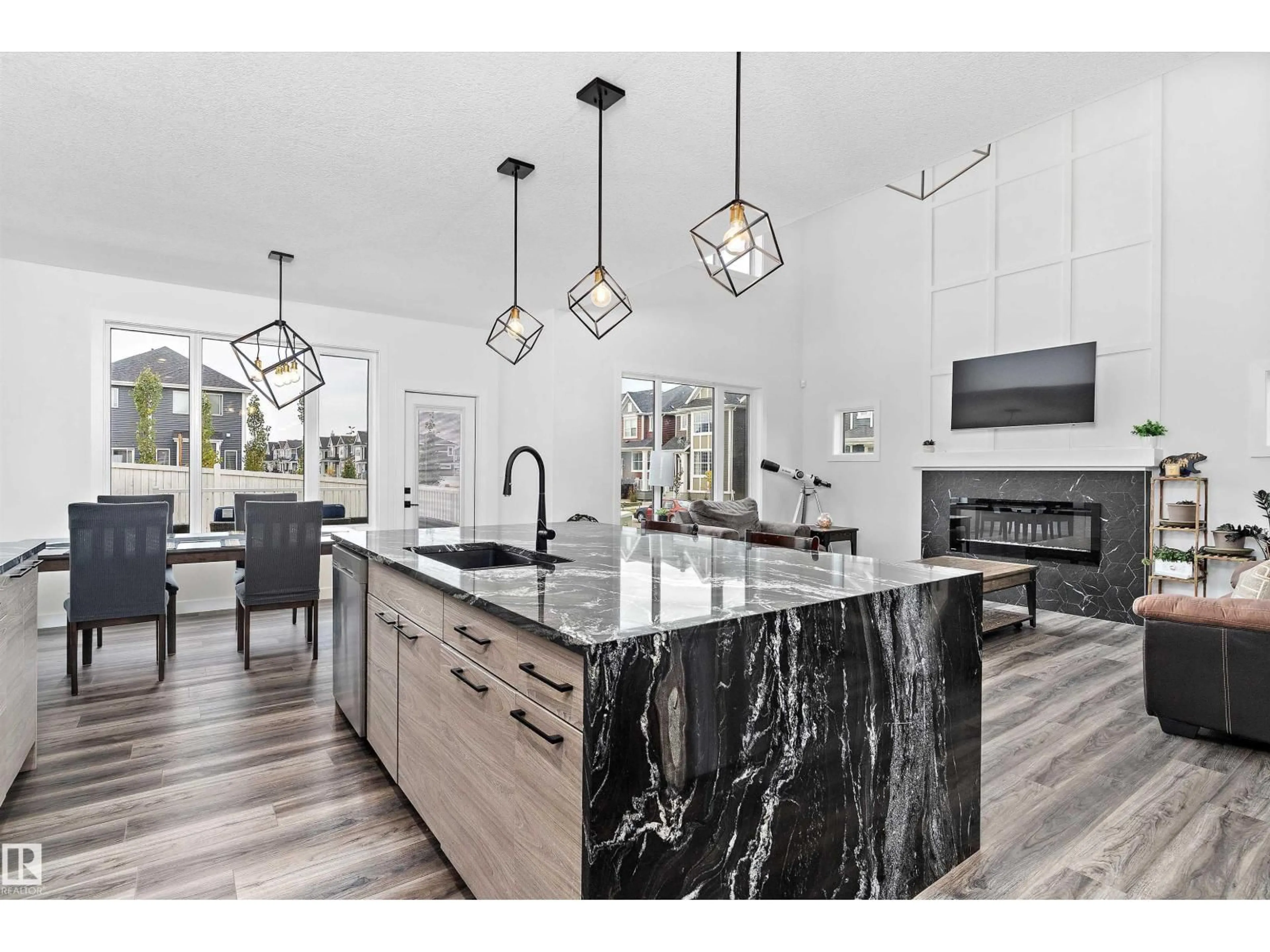 Open concept kitchen, ceramic/tile floor for 560 STOUT BN, Leduc Alberta T9E1K3