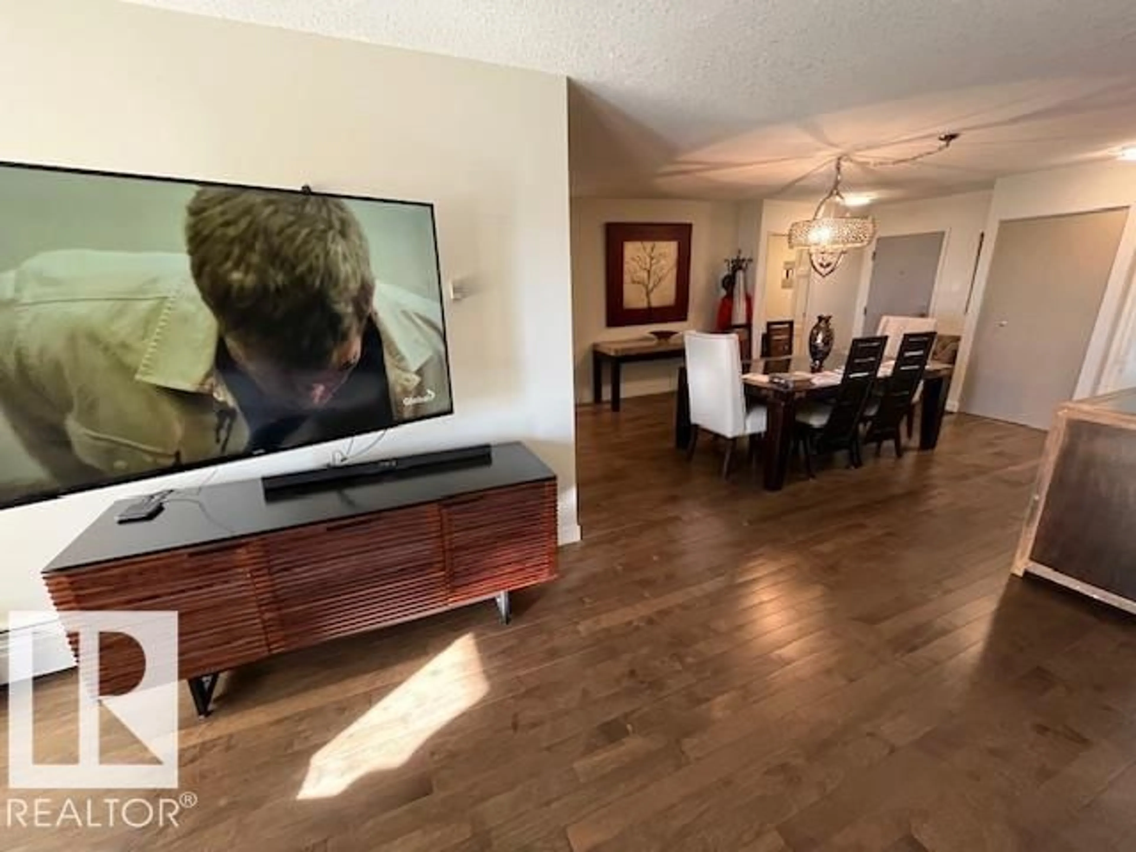 Unknown for 2002 - 9923 103 ST, Edmonton Alberta T5K2J3