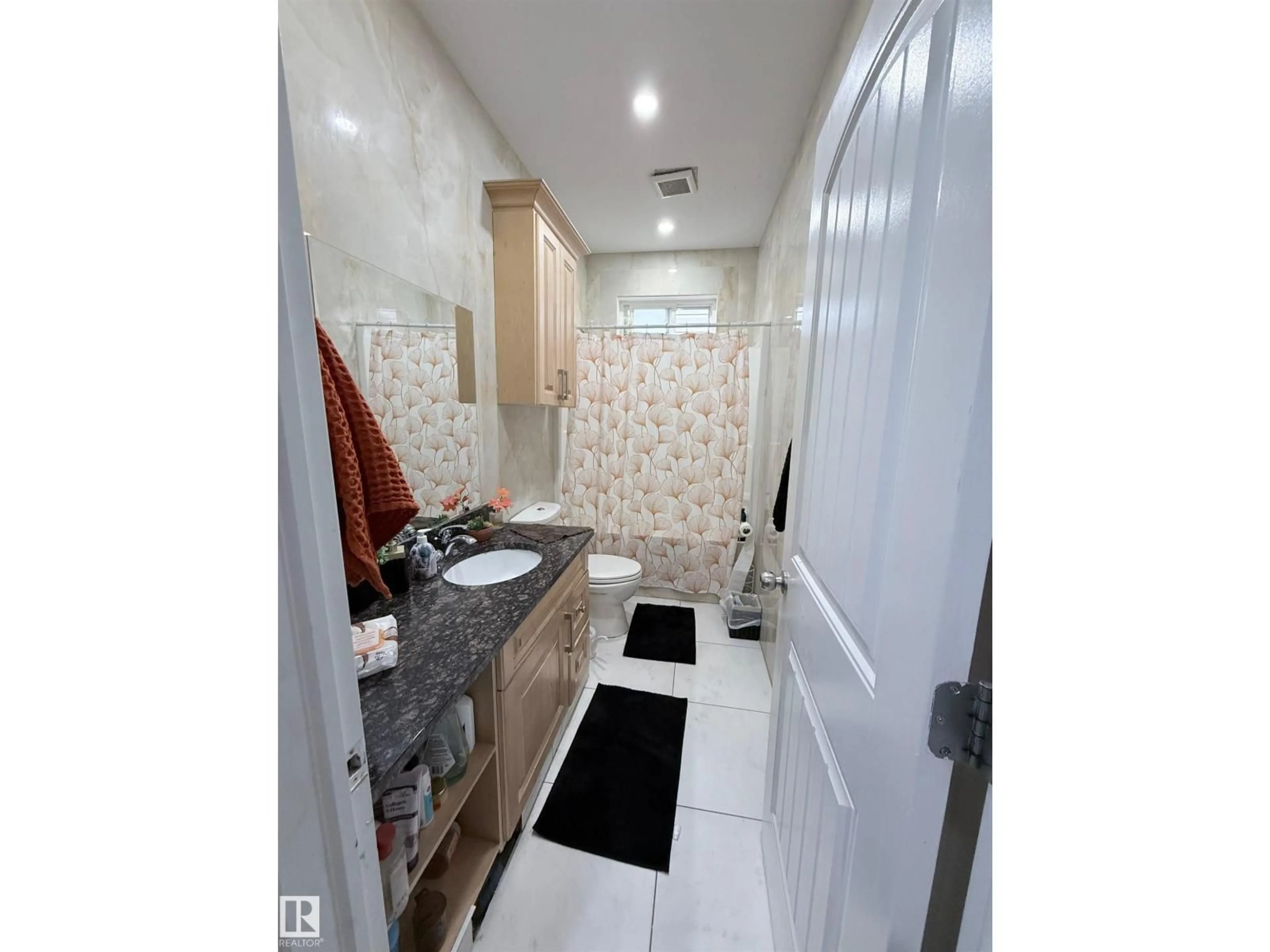 Standard bathroom, ceramic/tile floor for 15116 32 ST, Edmonton Alberta T5Y0N2