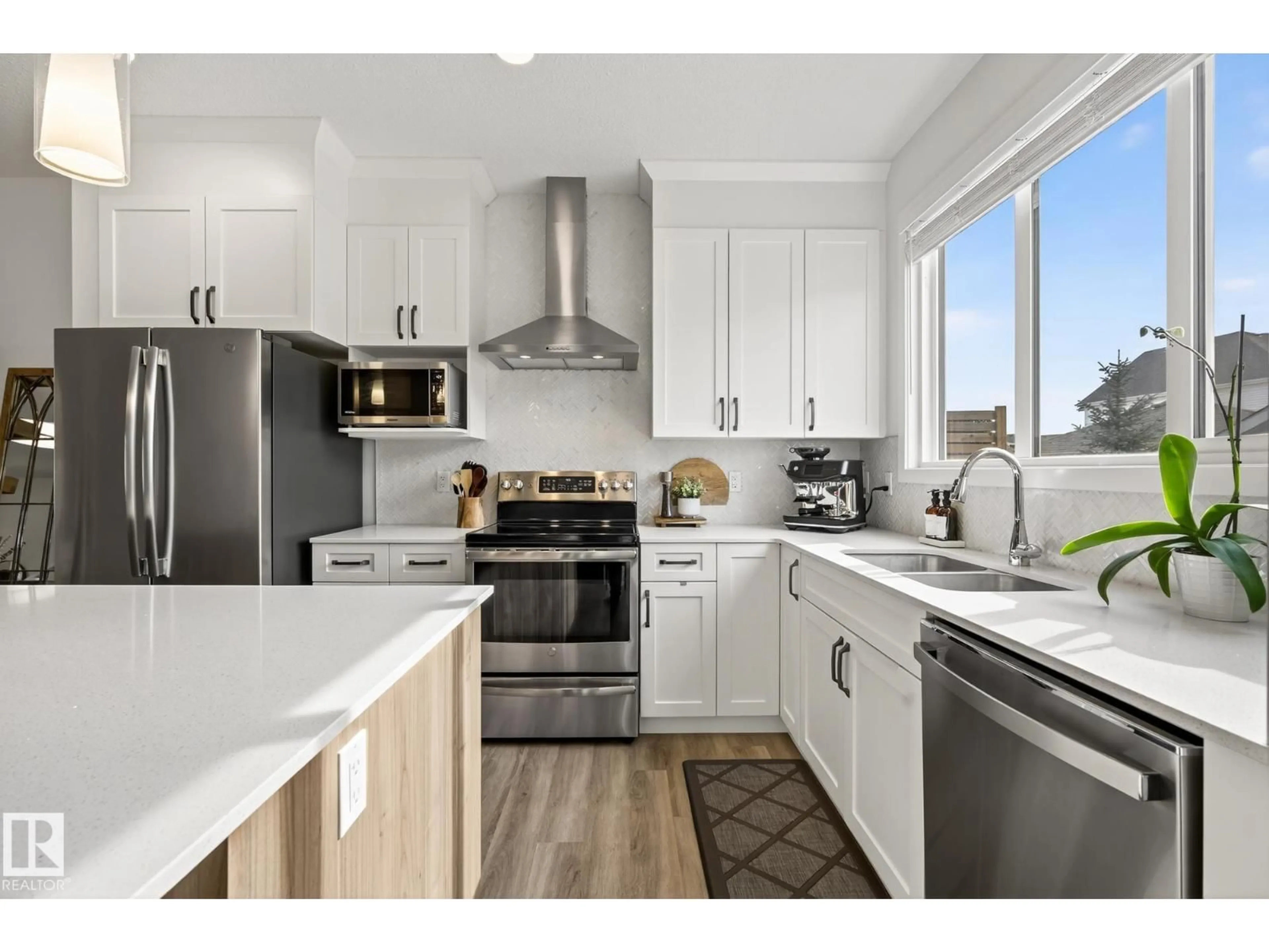 Open concept kitchen, unknown for NW - 3396 ERLANGER BEND BN, Edmonton Alberta T6M1J5