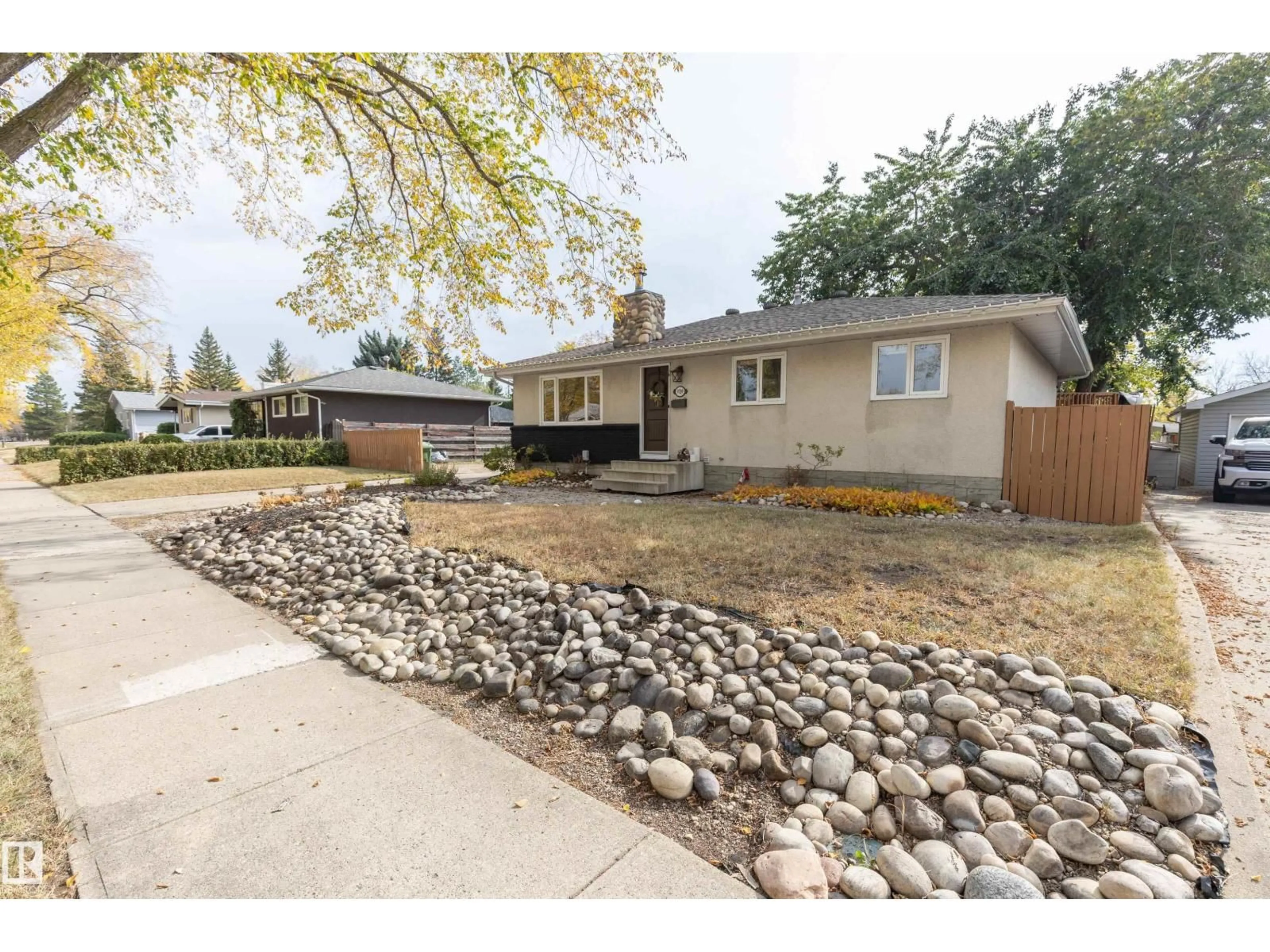 Unknown for 9709 93 AV, Fort Saskatchewan Alberta T8L1N3