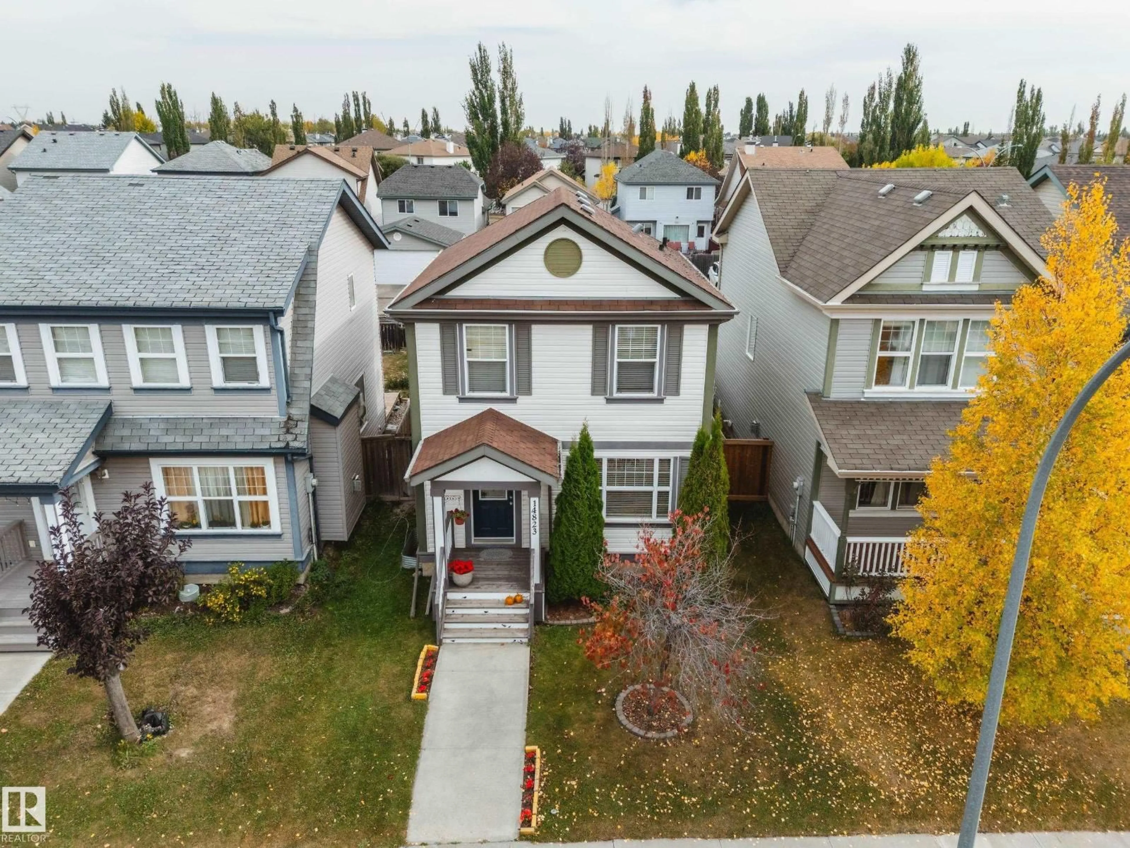 A pic from outside/outdoor area/front of a property/back of a property/a pic from drone, street for 14823 140 ST, Edmonton Alberta T6V0A9