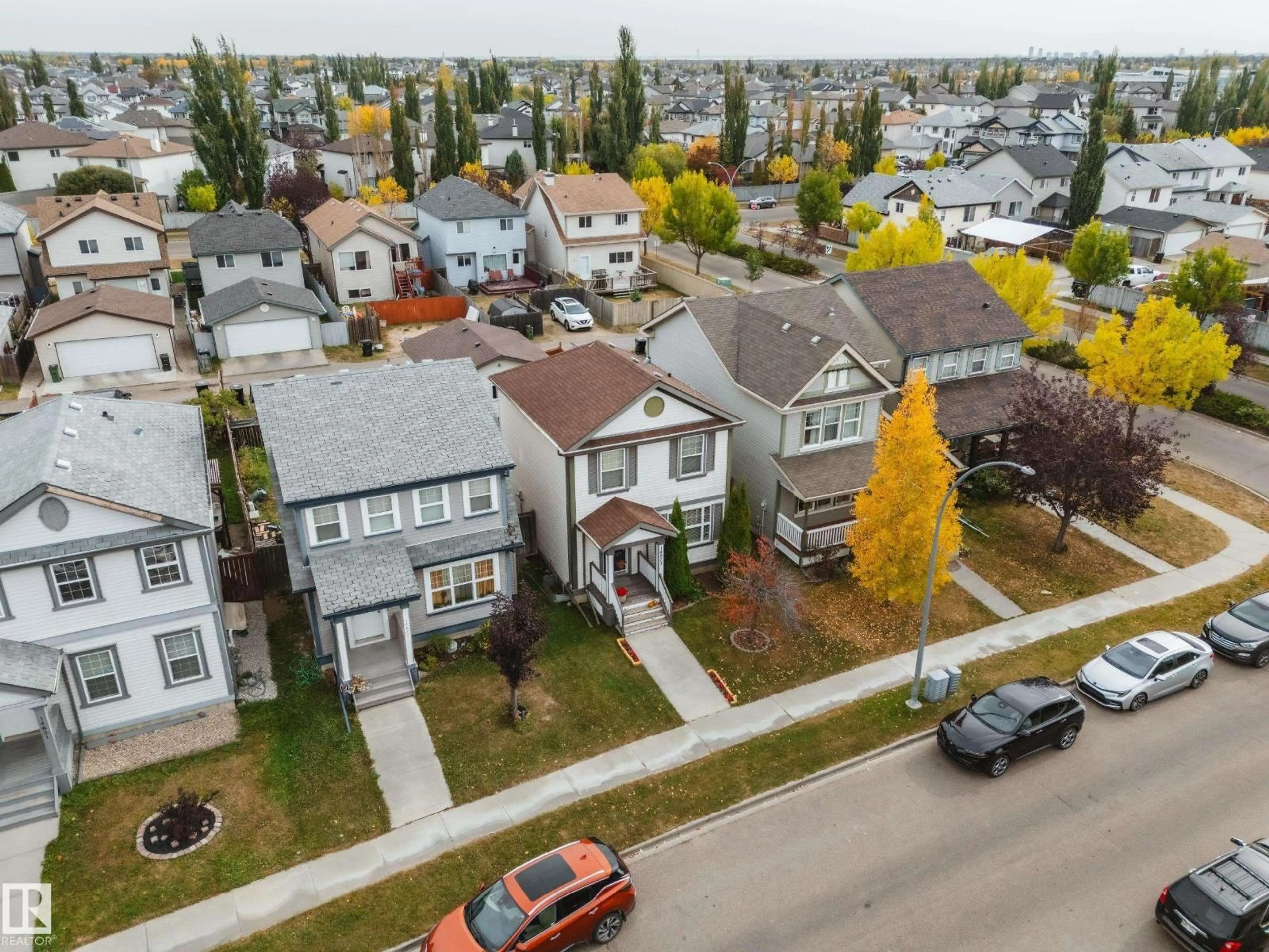A pic from outside/outdoor area/front of a property/back of a property/a pic from drone, street for 14823 140 ST, Edmonton Alberta T6V0A9