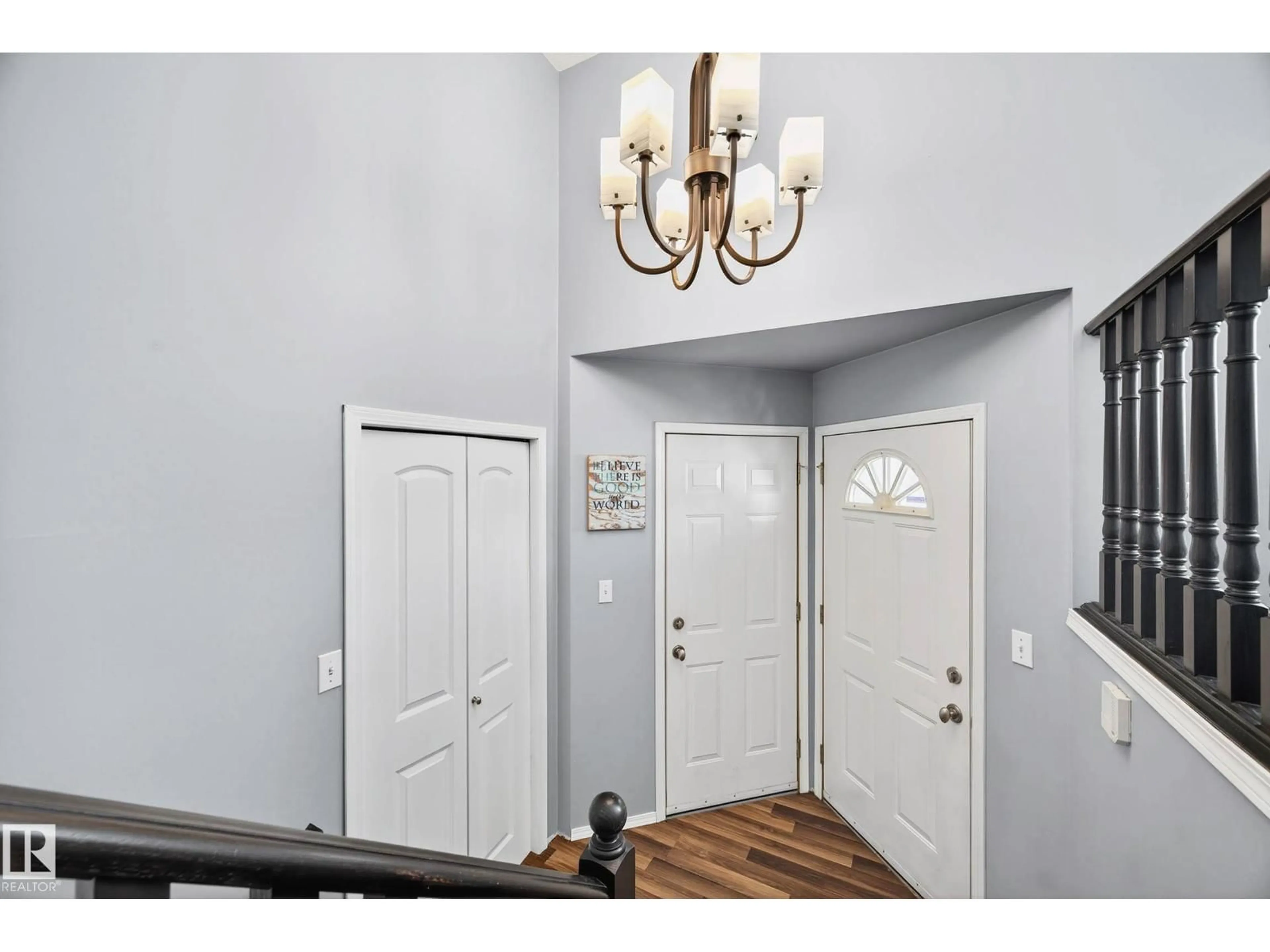 Indoor entryway for 1079 JONES CR, Edmonton Alberta T6L6Y1