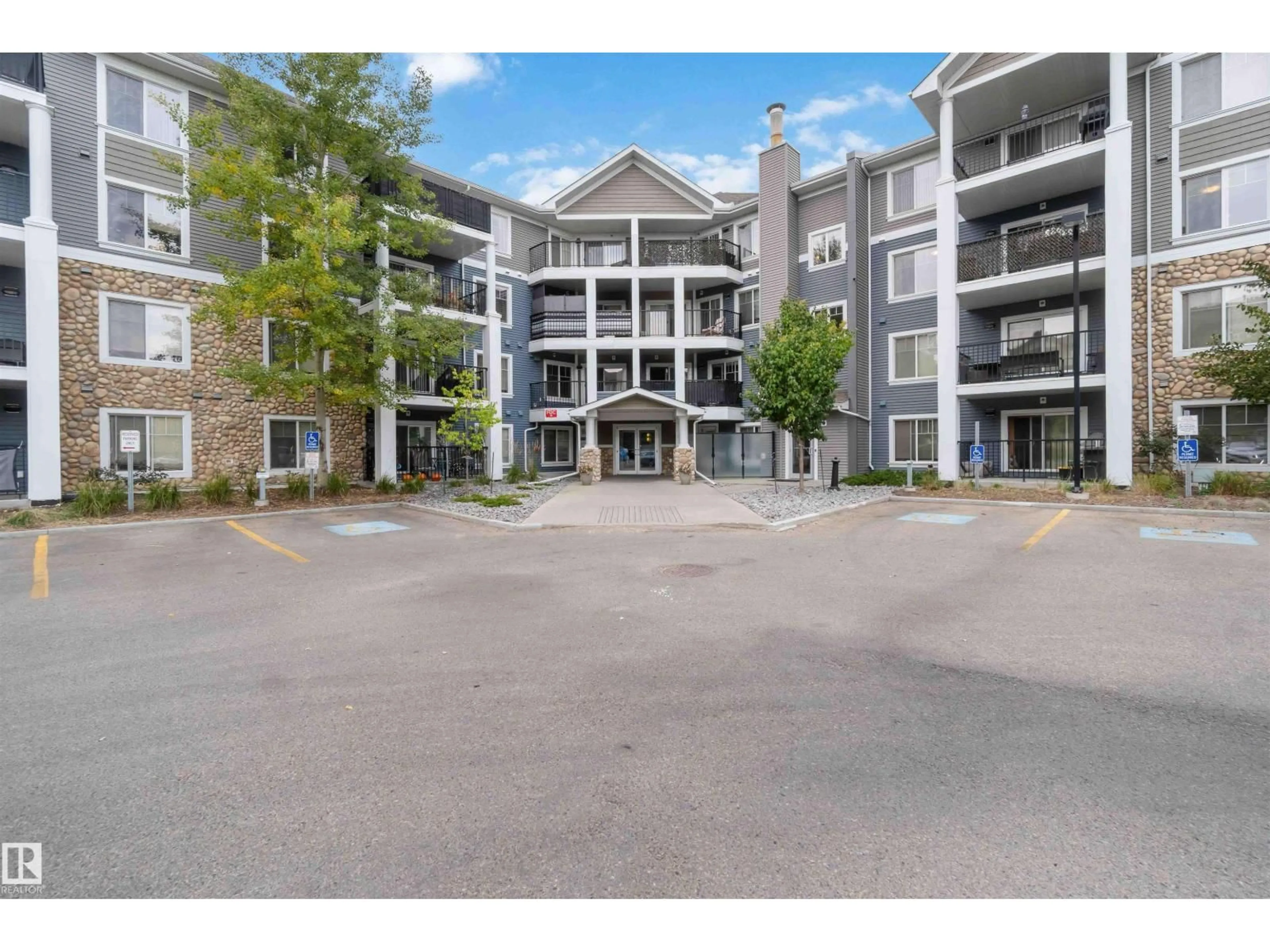 A pic from outside/outdoor area/front of a property/back of a property/a pic from drone, unknown for 6084 - 316 STANTON DR, Edmonton Alberta T6X0Z4