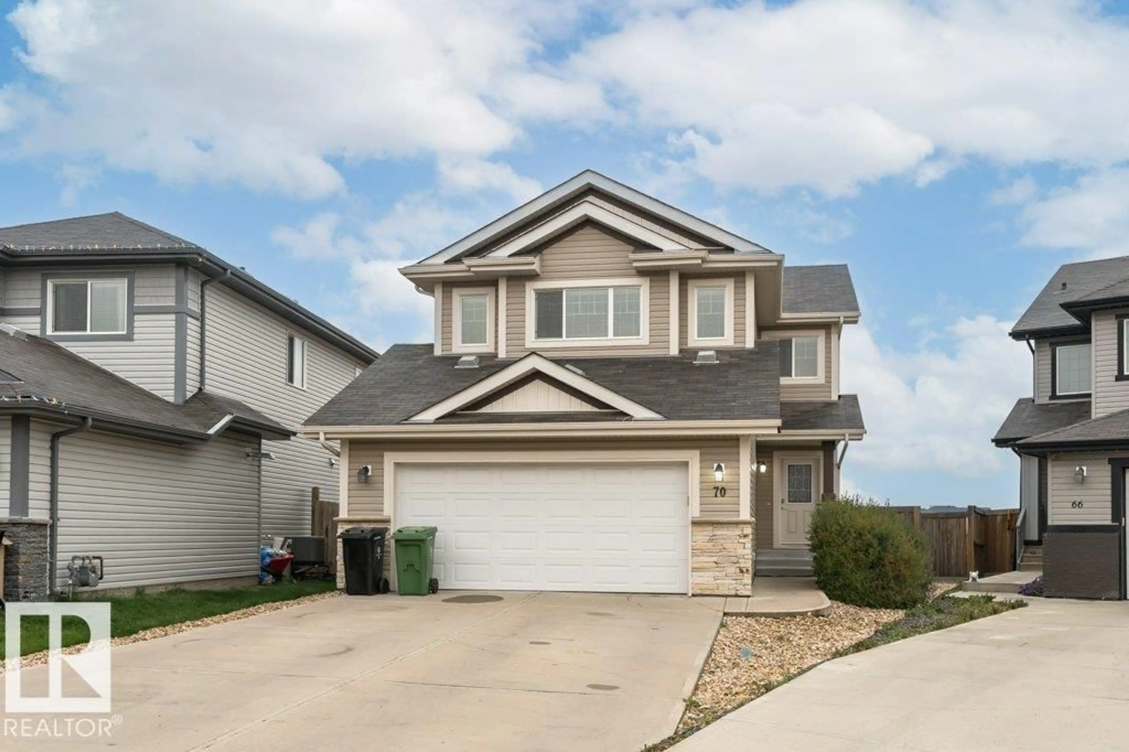 Home with vinyl exterior material, street for 70 SANTANA CR, Fort Saskatchewan Alberta T8L0N8