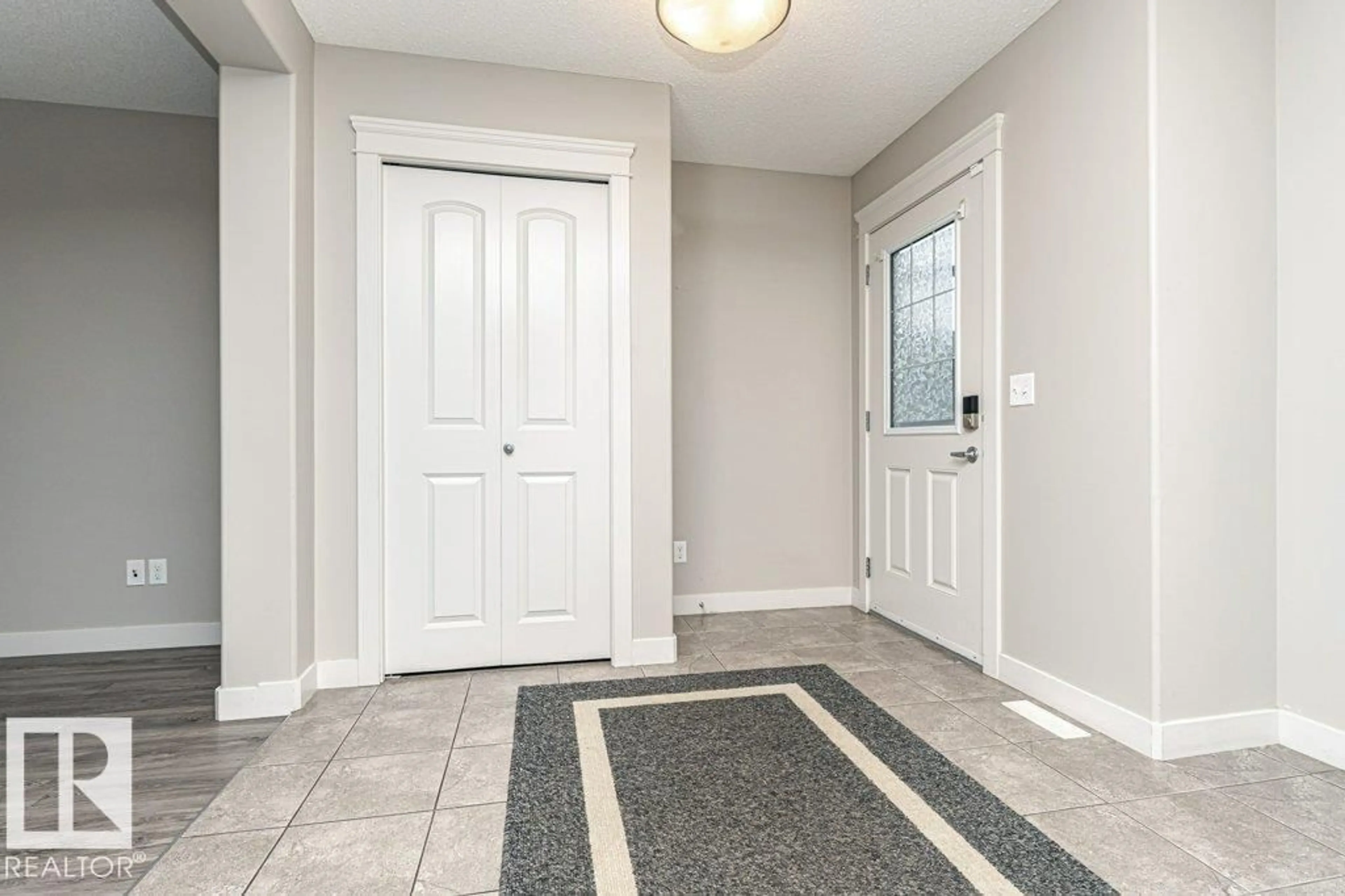 Indoor entryway for 70 SANTANA CR, Fort Saskatchewan Alberta T8L0N8