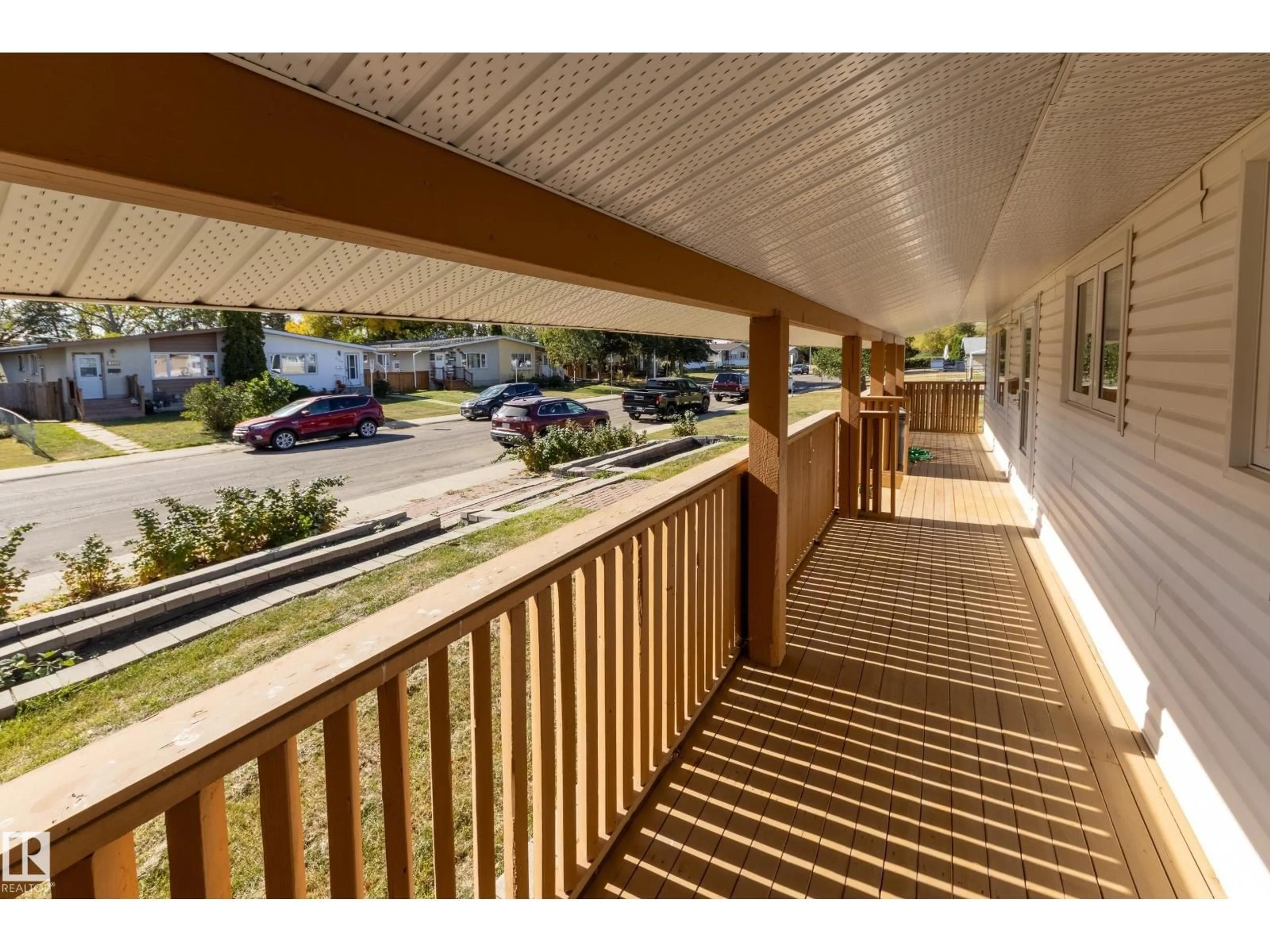 Patio, unknown for 6108 84 AV, Edmonton Alberta T6B0H5