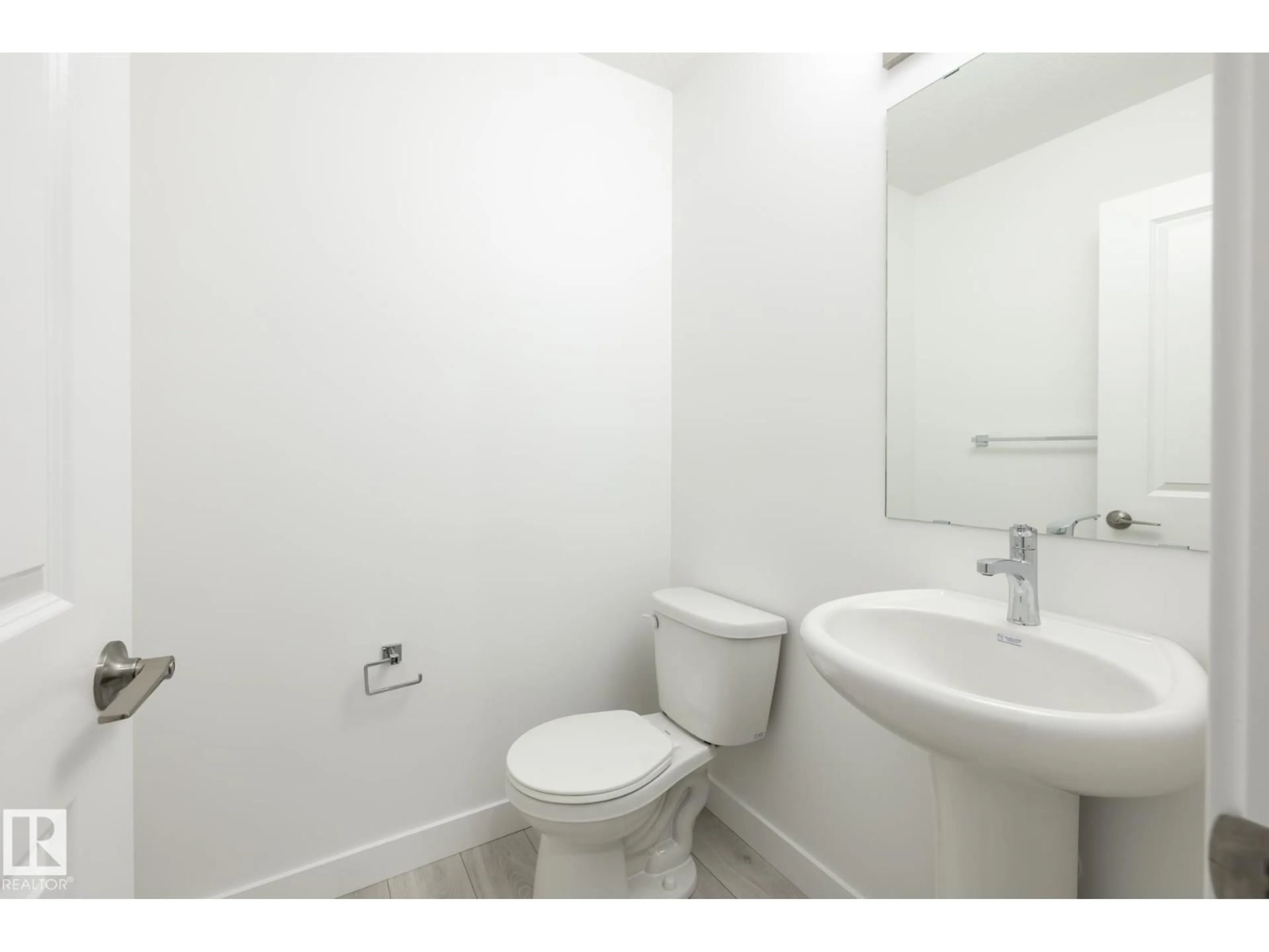 Standard bathroom, unknown for 8641 97 AV, Morinville Alberta T8R2S1