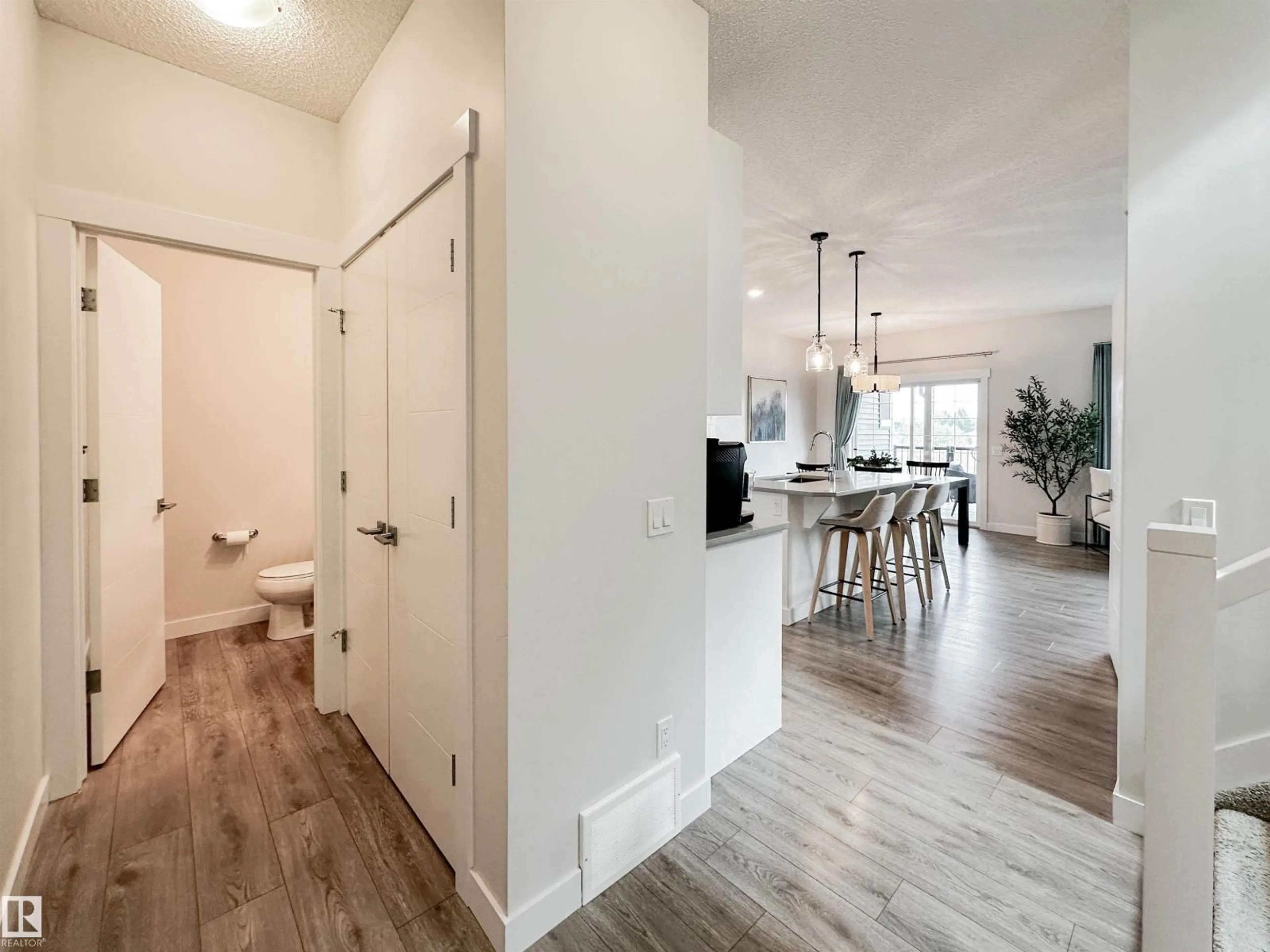 Indoor entryway for 68 JOYAL WY, St. Albert Alberta T8N7V5