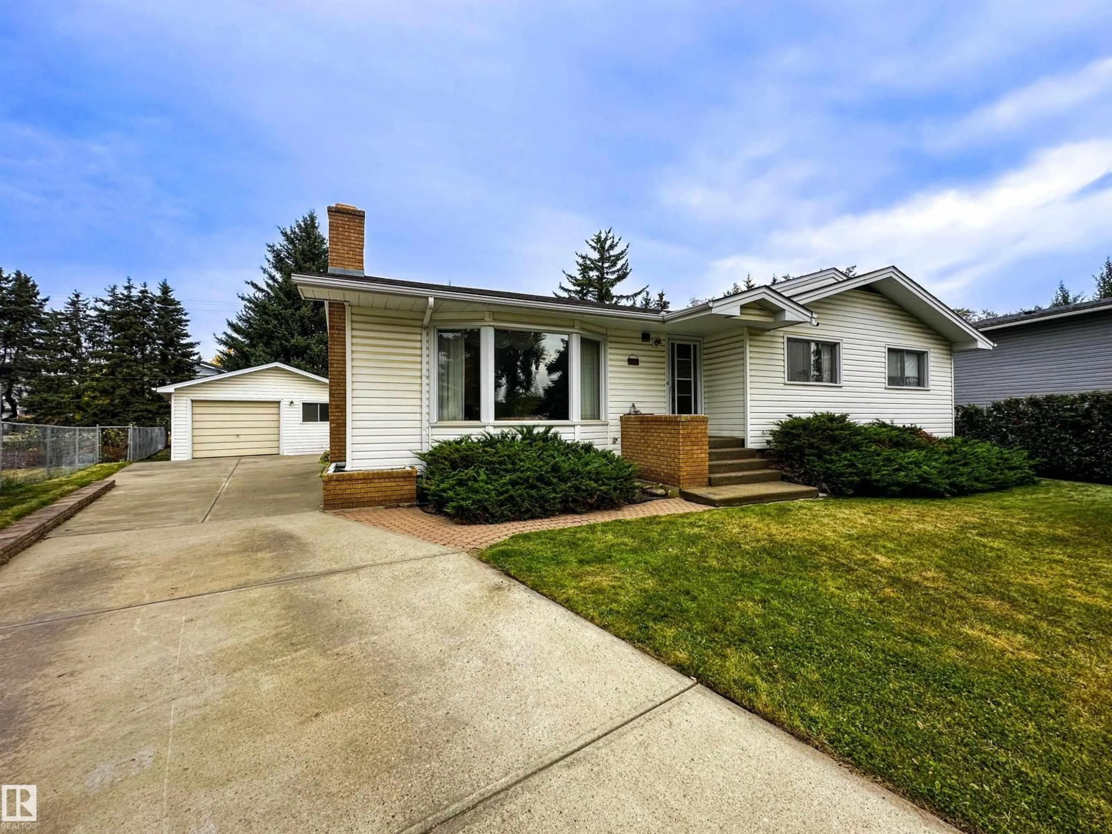 Home with vinyl exterior material, street for 107 ANDREWS CR, Spruce Grove Alberta T7X2K4