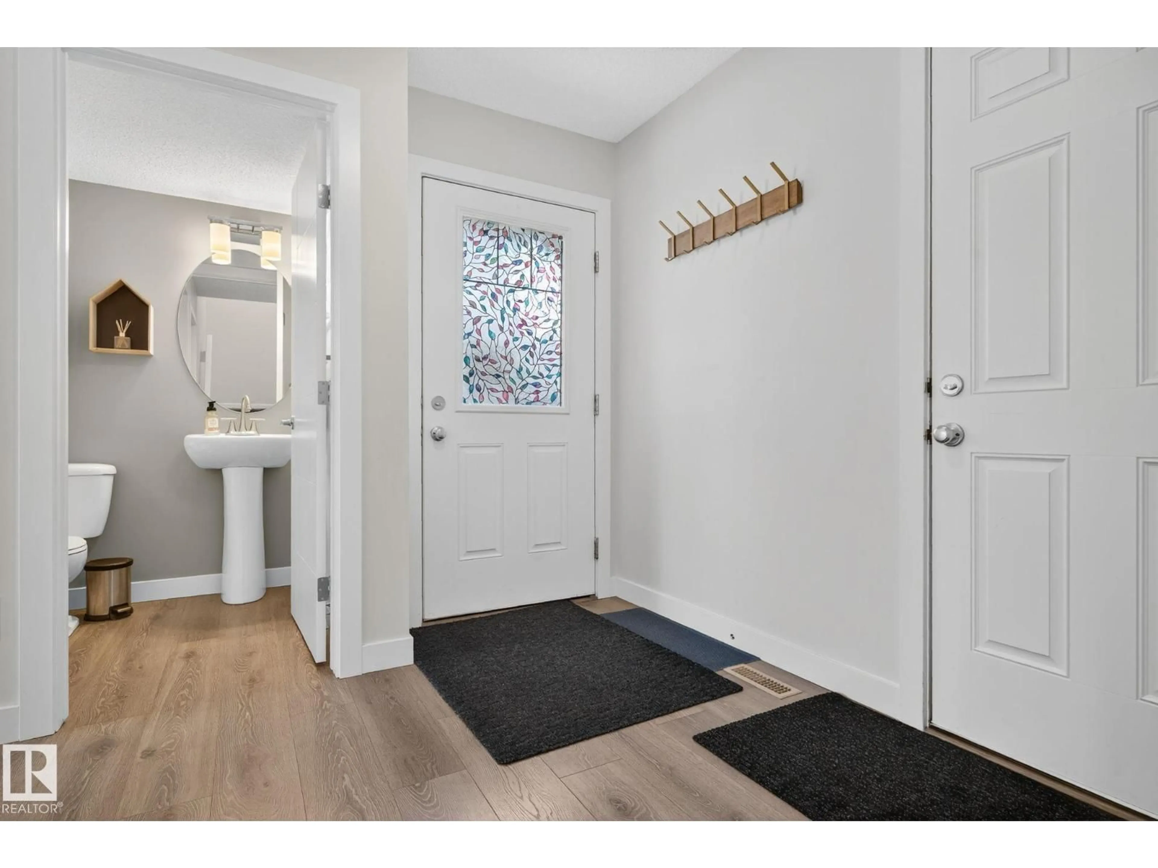 Indoor entryway for 6618 48 AV, Beaumont Alberta T4X1Y5