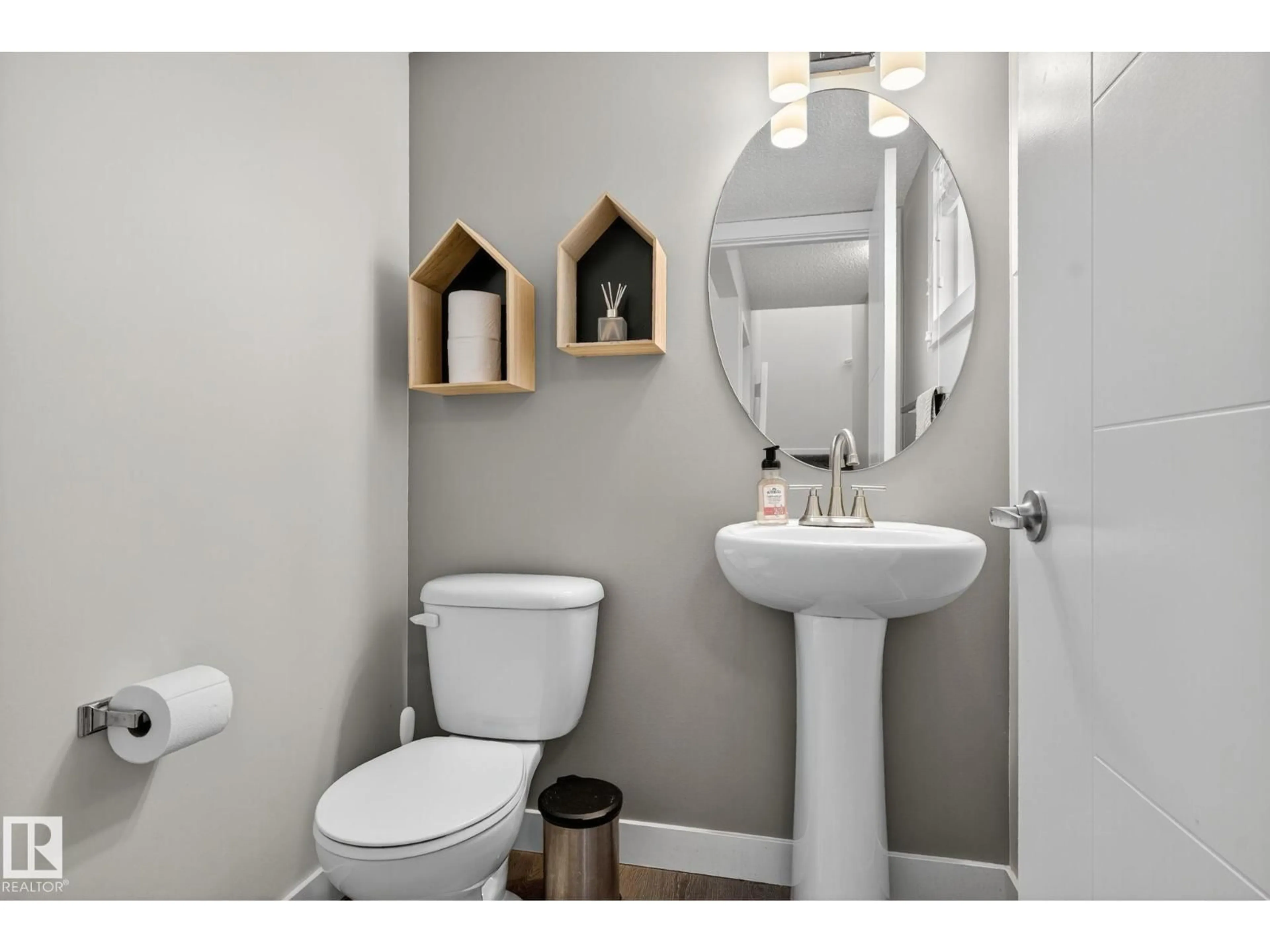 Standard bathroom, ceramic/tile floor for 6618 48 AV, Beaumont Alberta T4X1Y5