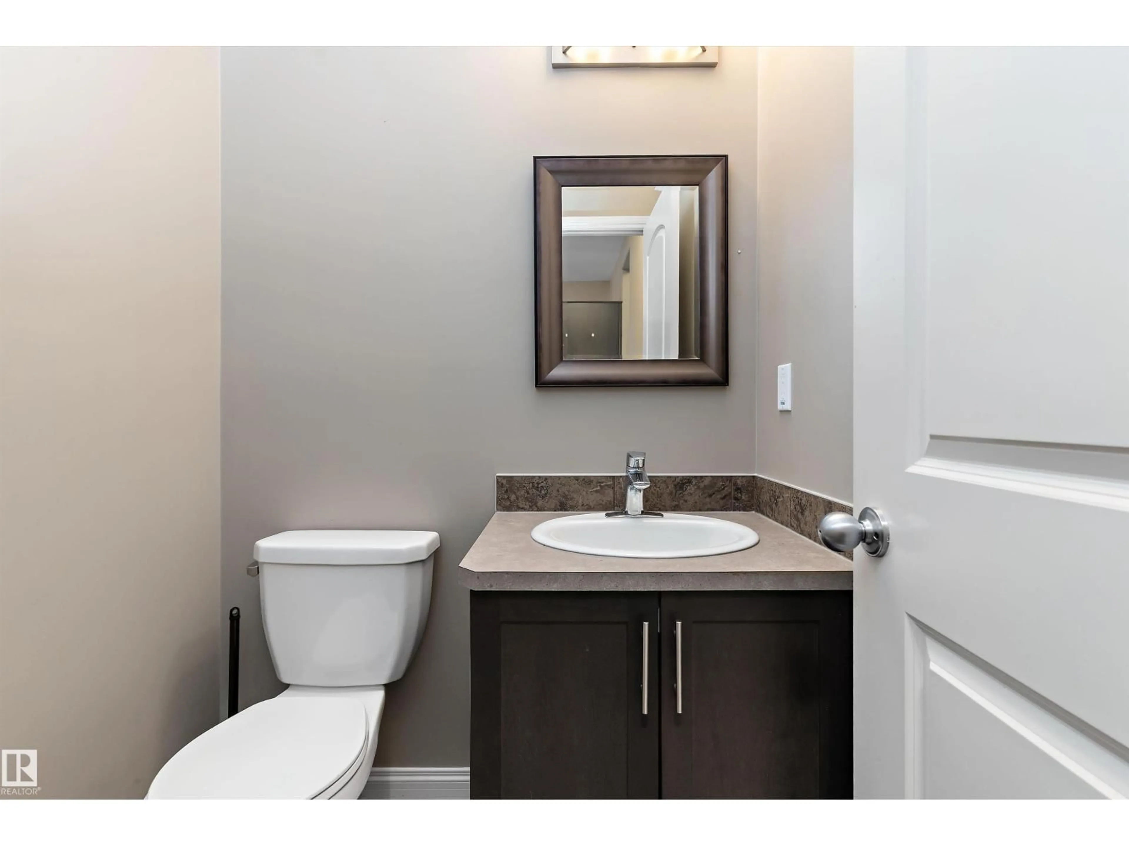 Standard bathroom, unknown for 39 18230 104A ST NW, Edmonton Alberta T5X0G9