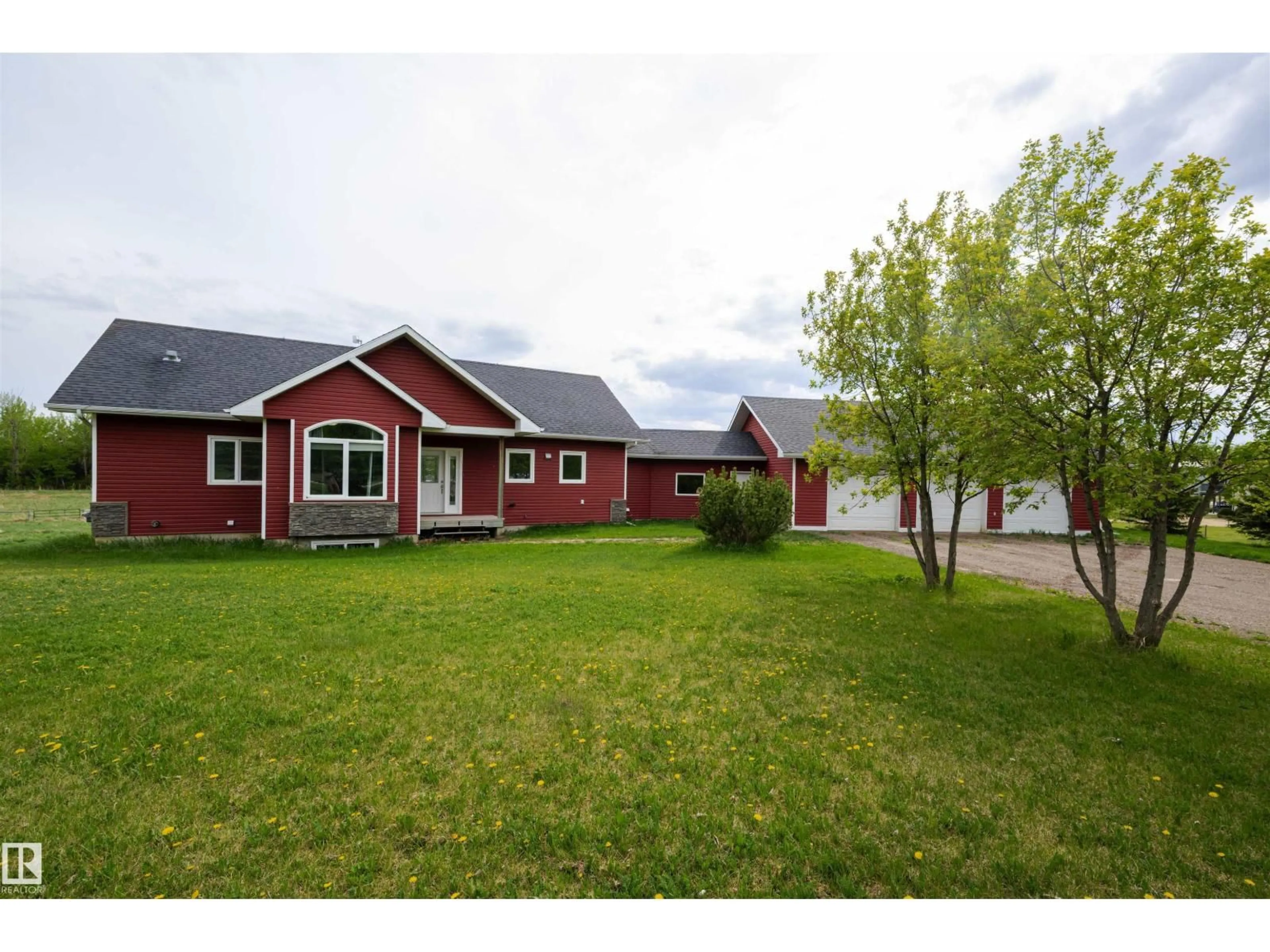 A pic from outside/outdoor area/front of a property/back of a property/a pic from drone, unknown for 50322 - 130 RGE ROAD 232, Rural Leduc County Alberta T4X0K9
