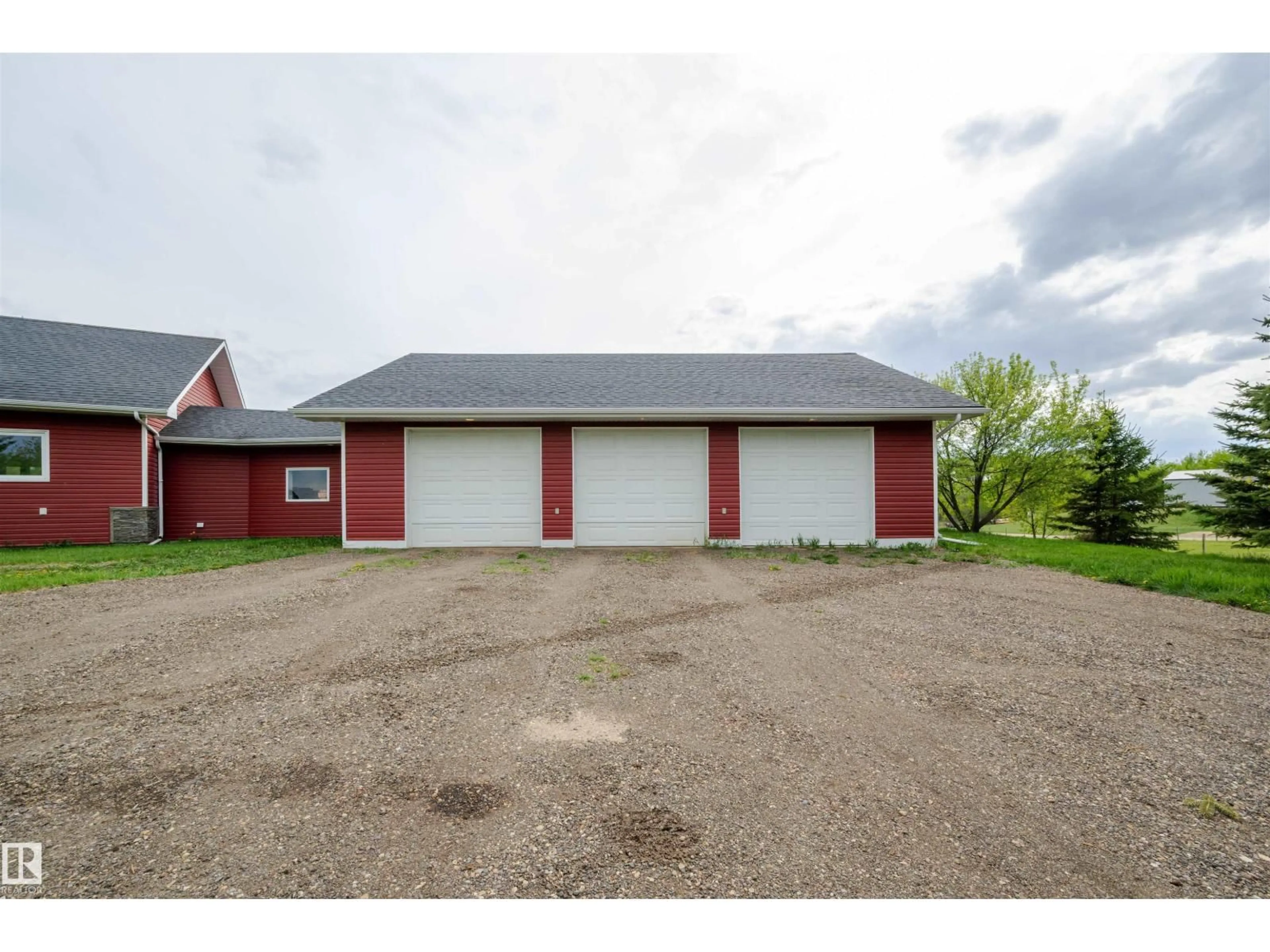 Indoor garage for 50322 - 130 RGE ROAD 232, Rural Leduc County Alberta T4X0K9
