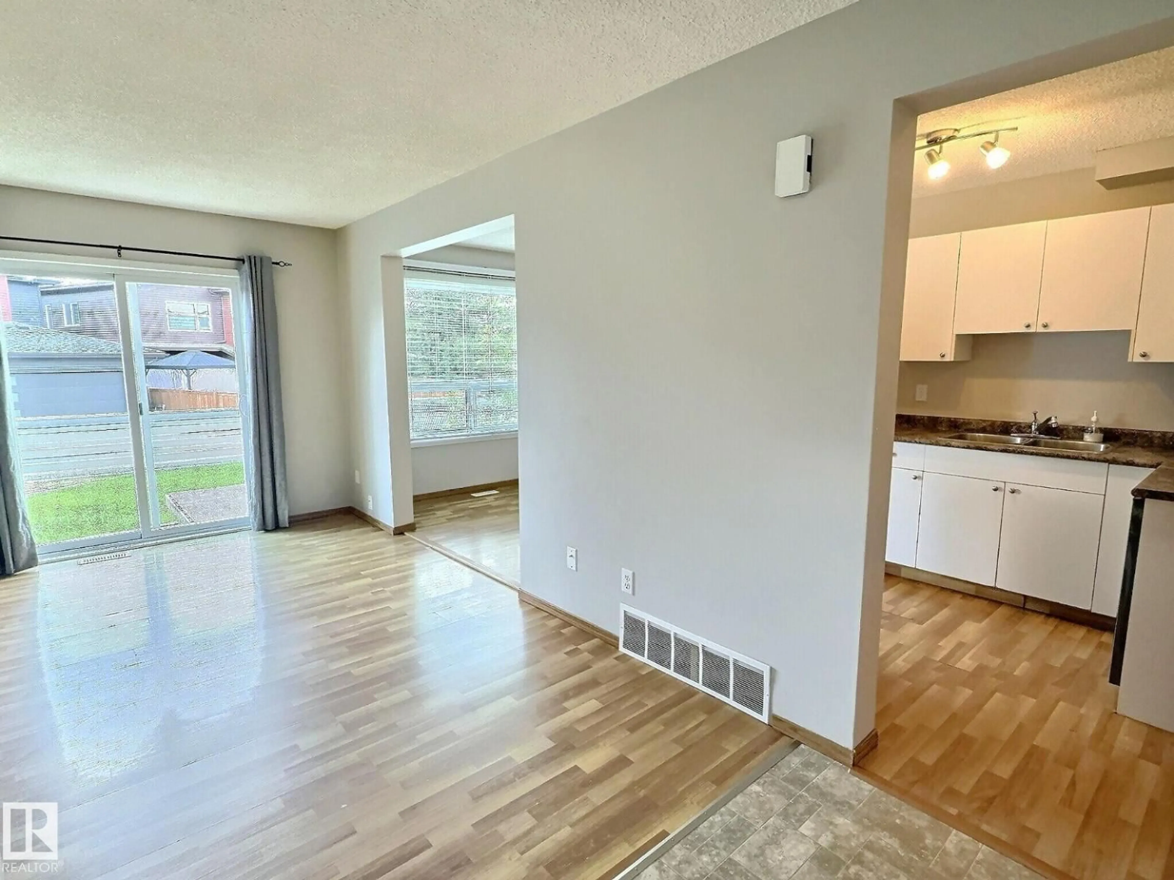 A pic of a room for NW - 2206 38 ST, Edmonton Alberta T6L4C3