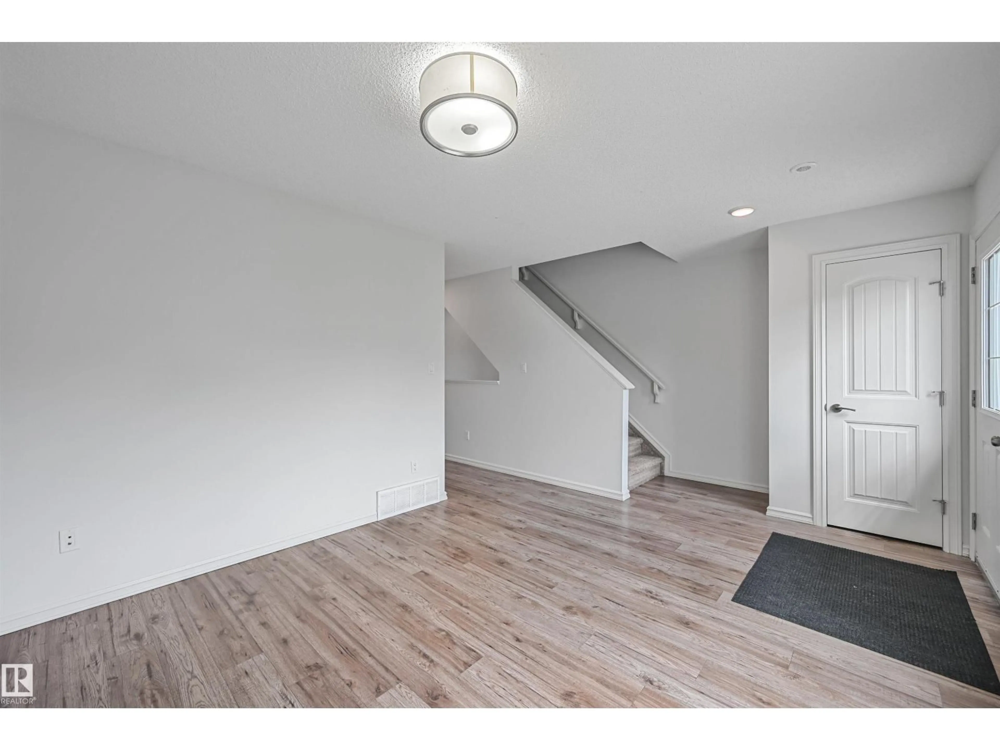 Indoor entryway for #3 - 2215 24 ST NW, Edmonton Alberta T6T1A6