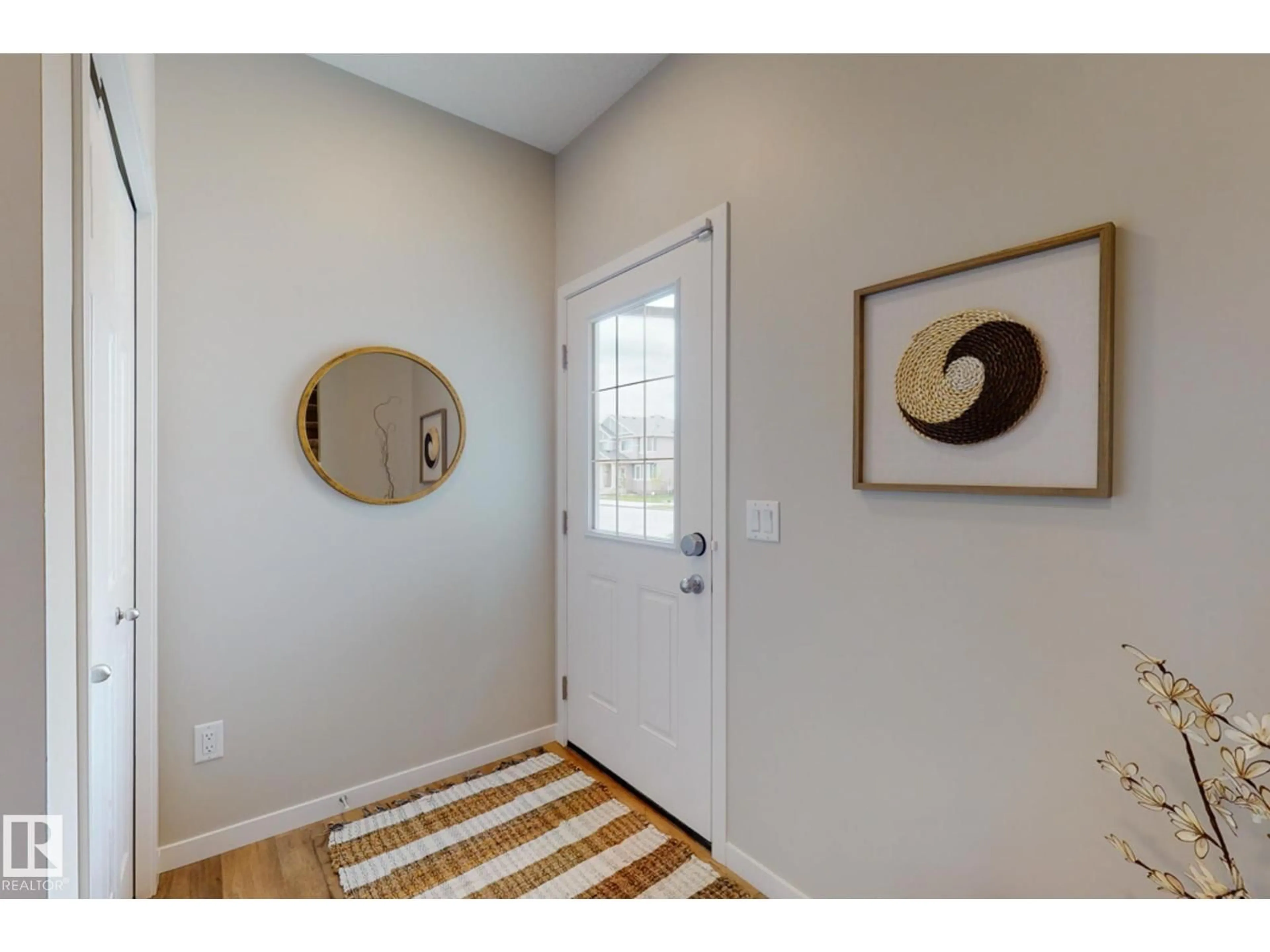 Indoor entryway for 1143 SOUTH CREEK WYND, Stony Plain Alberta T7Z0M1