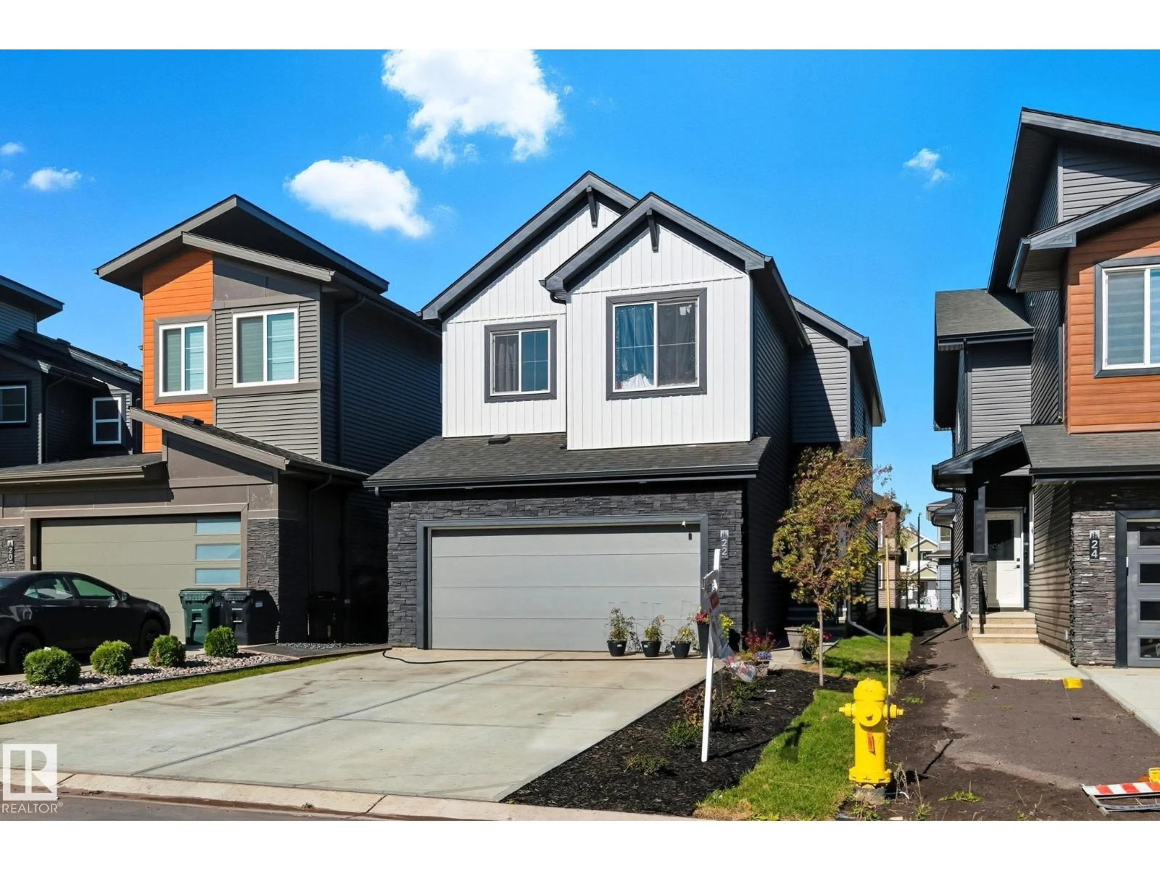 Home with vinyl exterior material, street for 22 KIWYCK LI, Spruce Grove Alberta T7X3G7