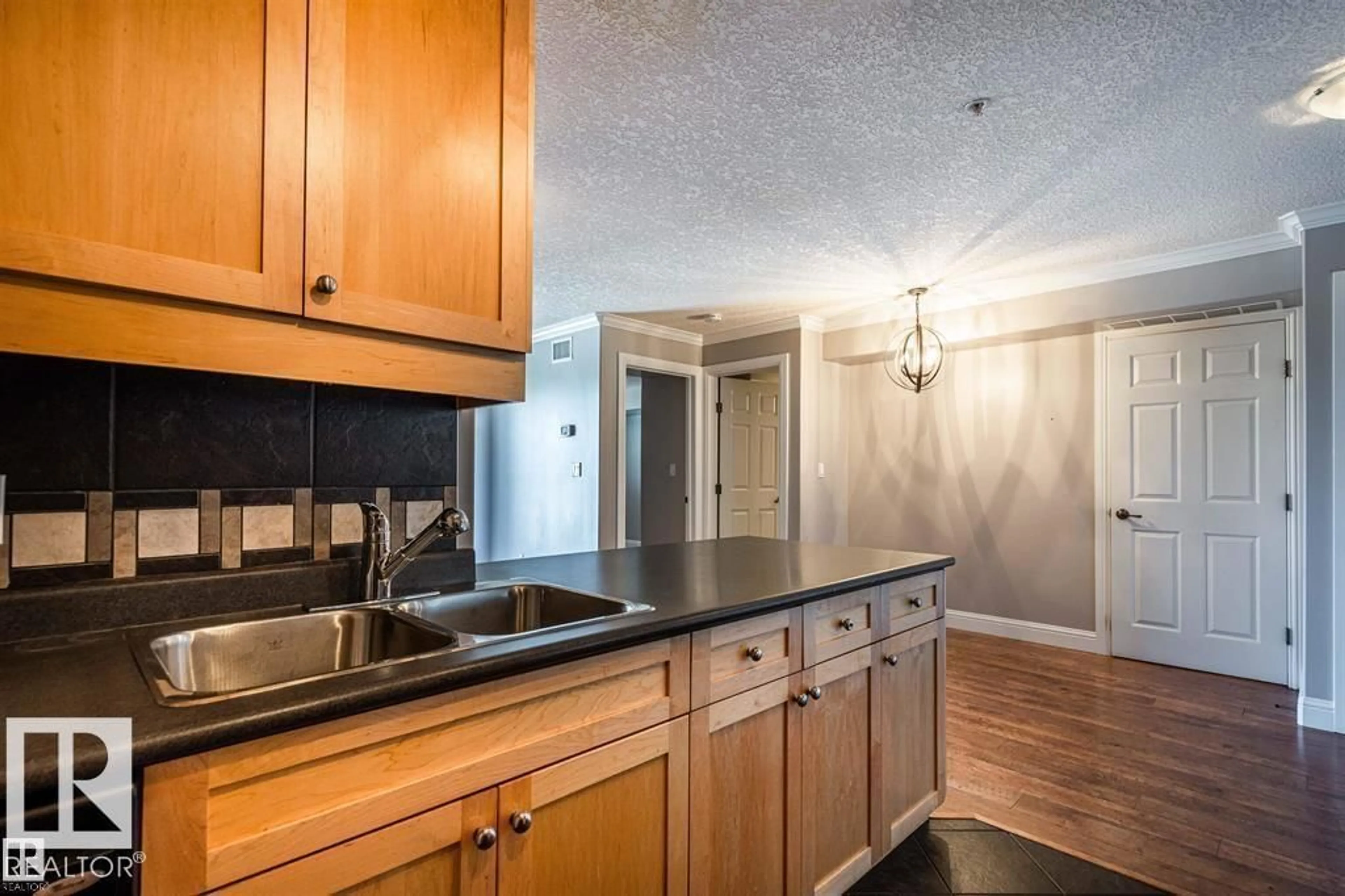 Standard kitchen, wood/laminate floor for 215 13111 140 AV NW, Edmonton Alberta T6V0B1