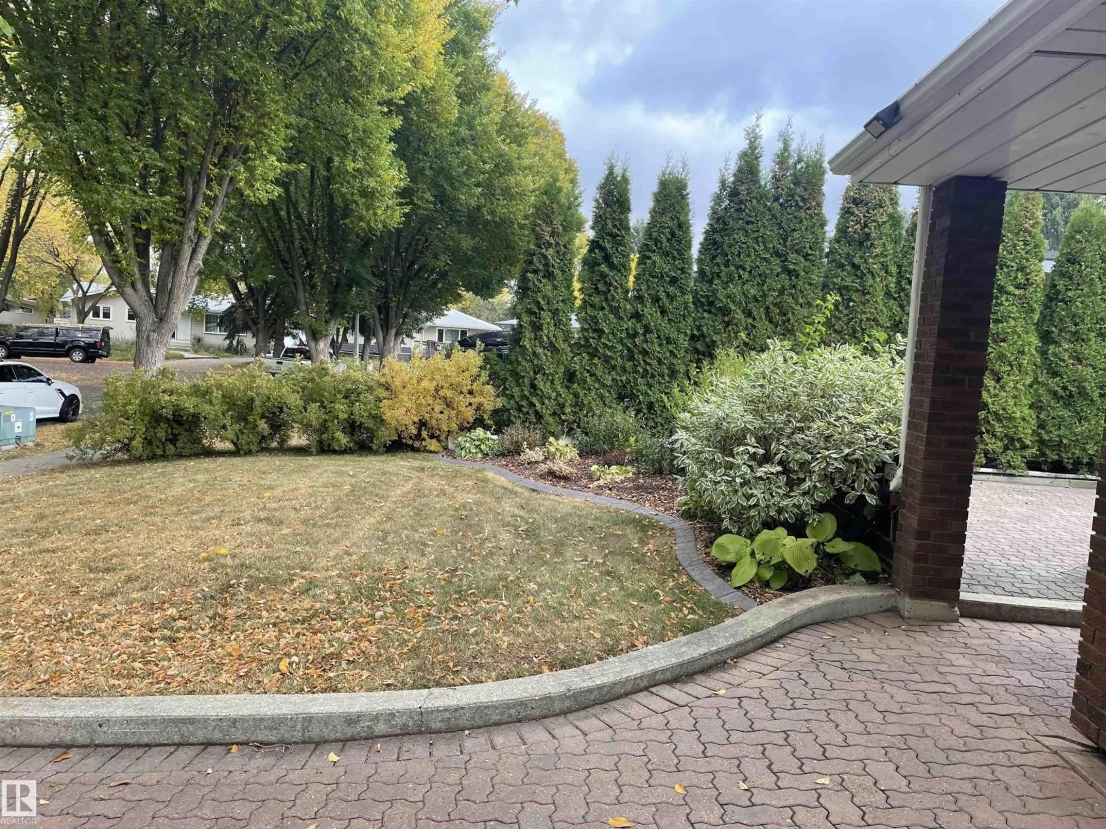 Patio, street for 56 FLEETWOOD CR, St. Albert Alberta T8N1R5