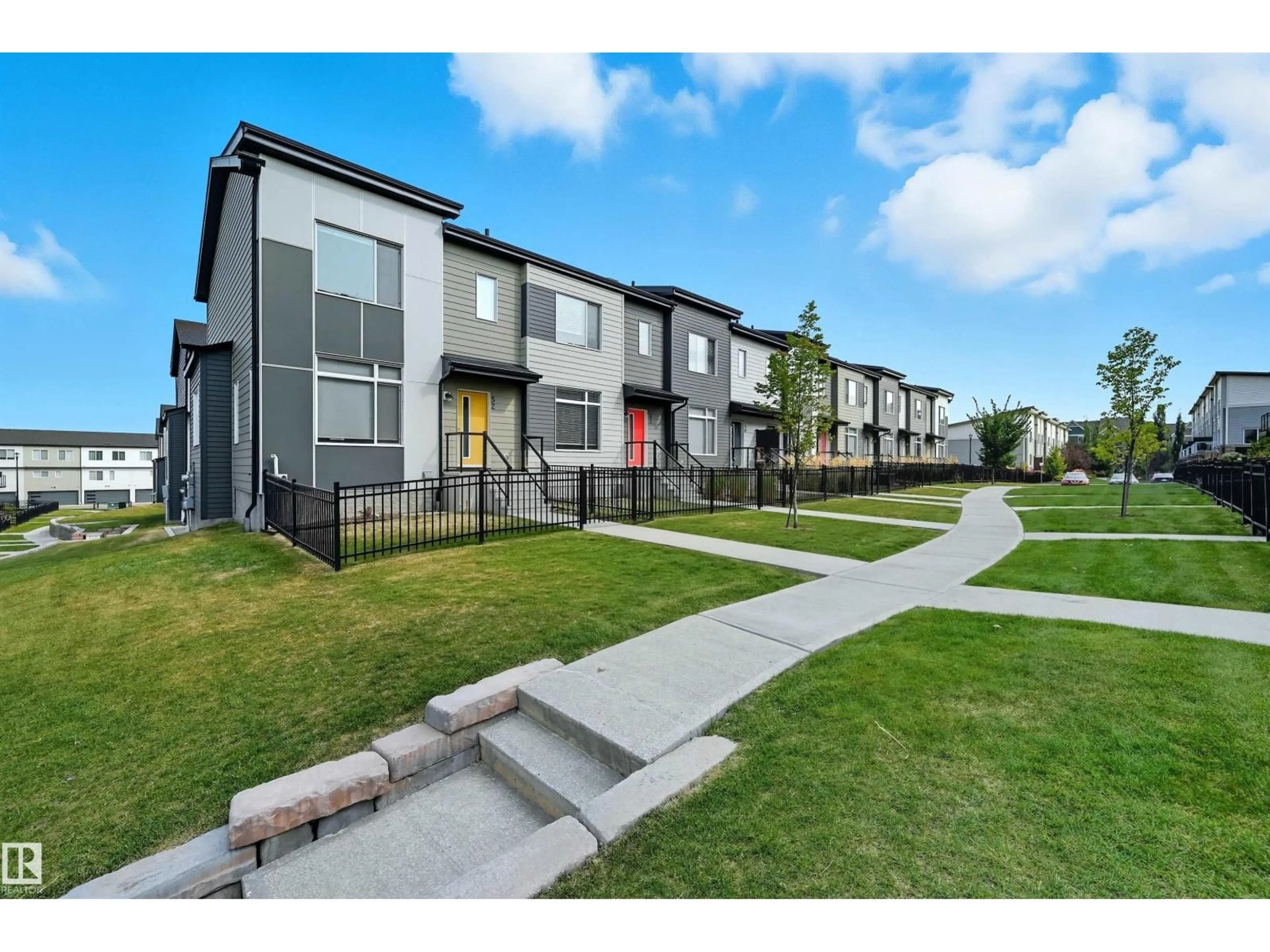 A pic from outside/outdoor area/front of a property/back of a property/a pic from drone, street for 804 - 51 WELSH DR, Edmonton Alberta T6X1Y8