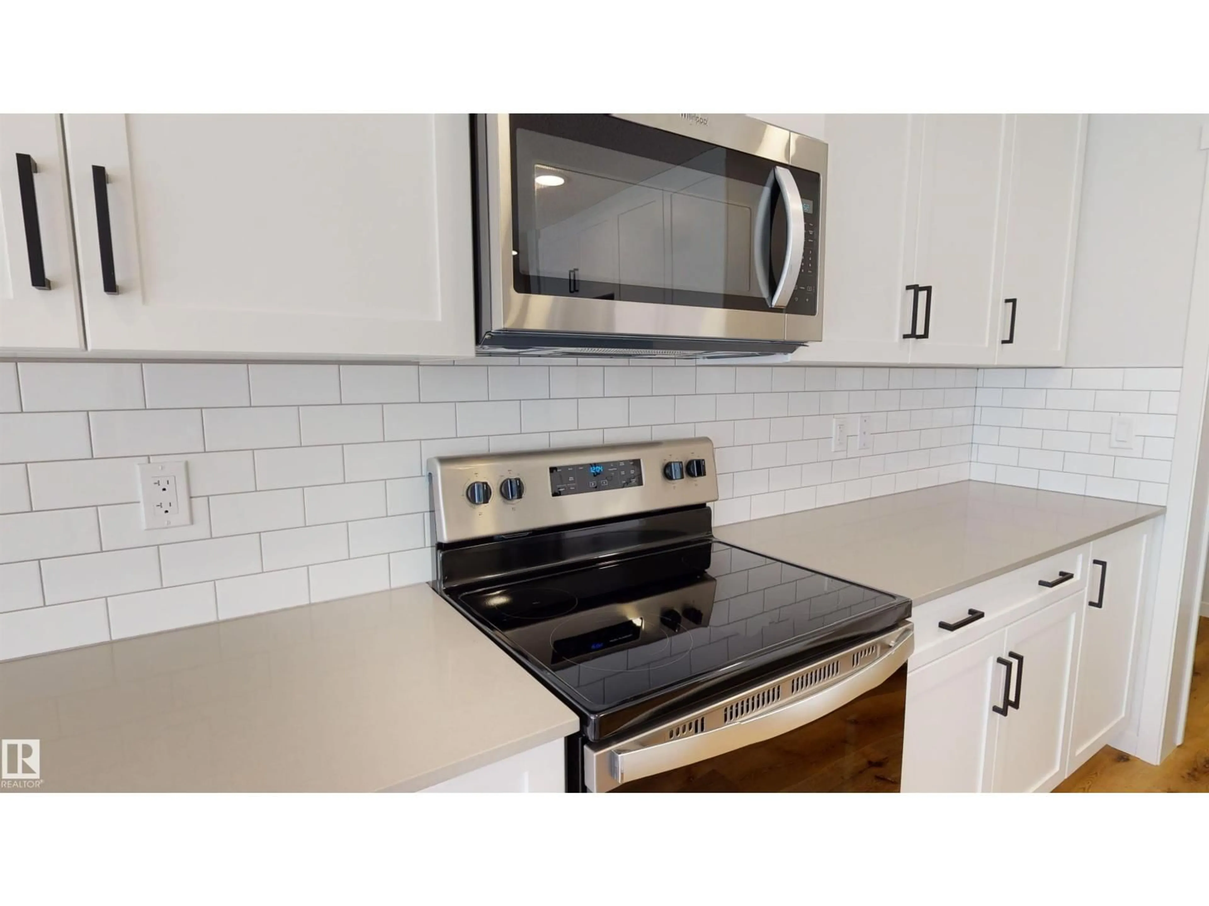 Standard kitchen, ceramic/tile floor for 98 BAKER ST, Ardrossan Alberta T8E0B8