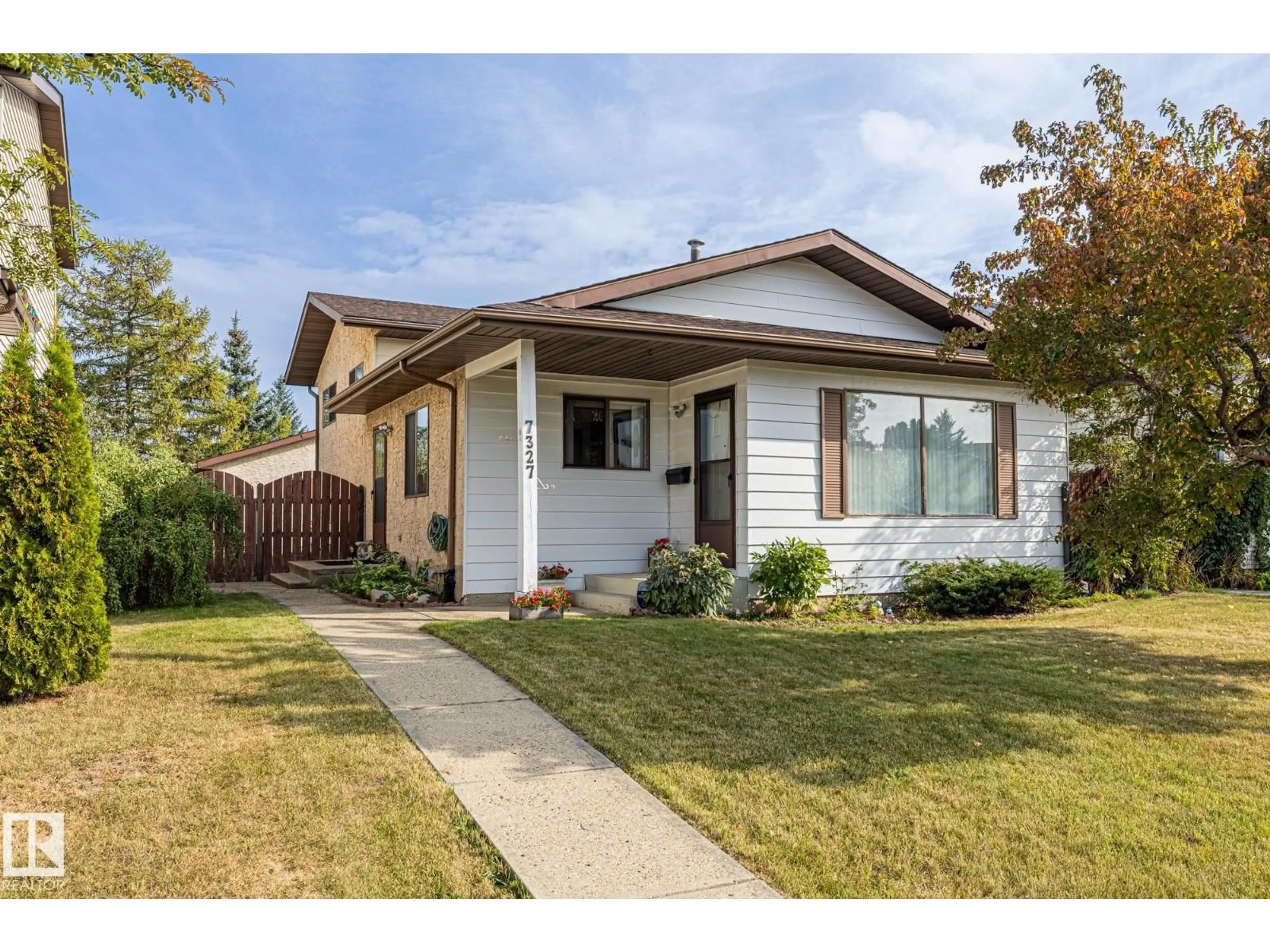 Home with vinyl exterior material, street for NW - 7327 189 ST, Edmonton Alberta T5T5G7