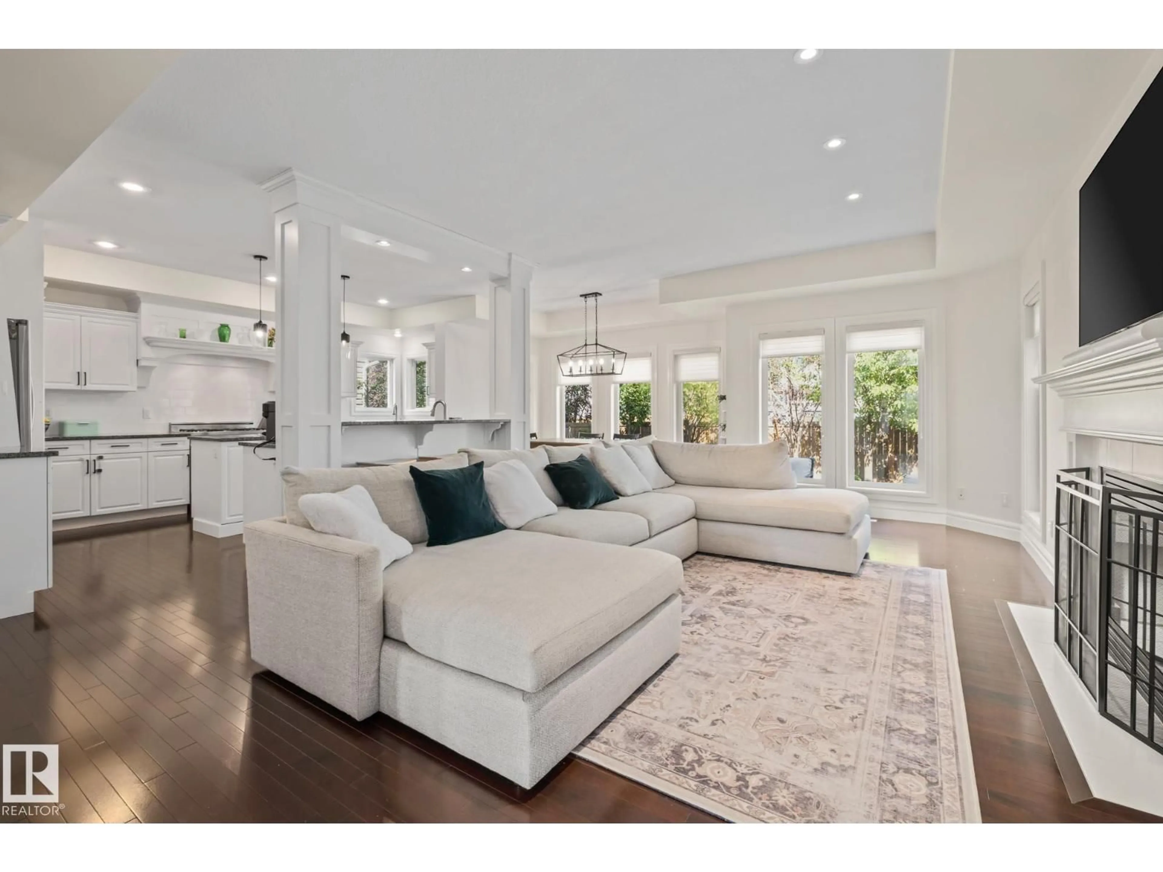 Living room with furniture, unknown for 4068 SUMMERLAND DR, Sherwood Park Alberta T8H0K4