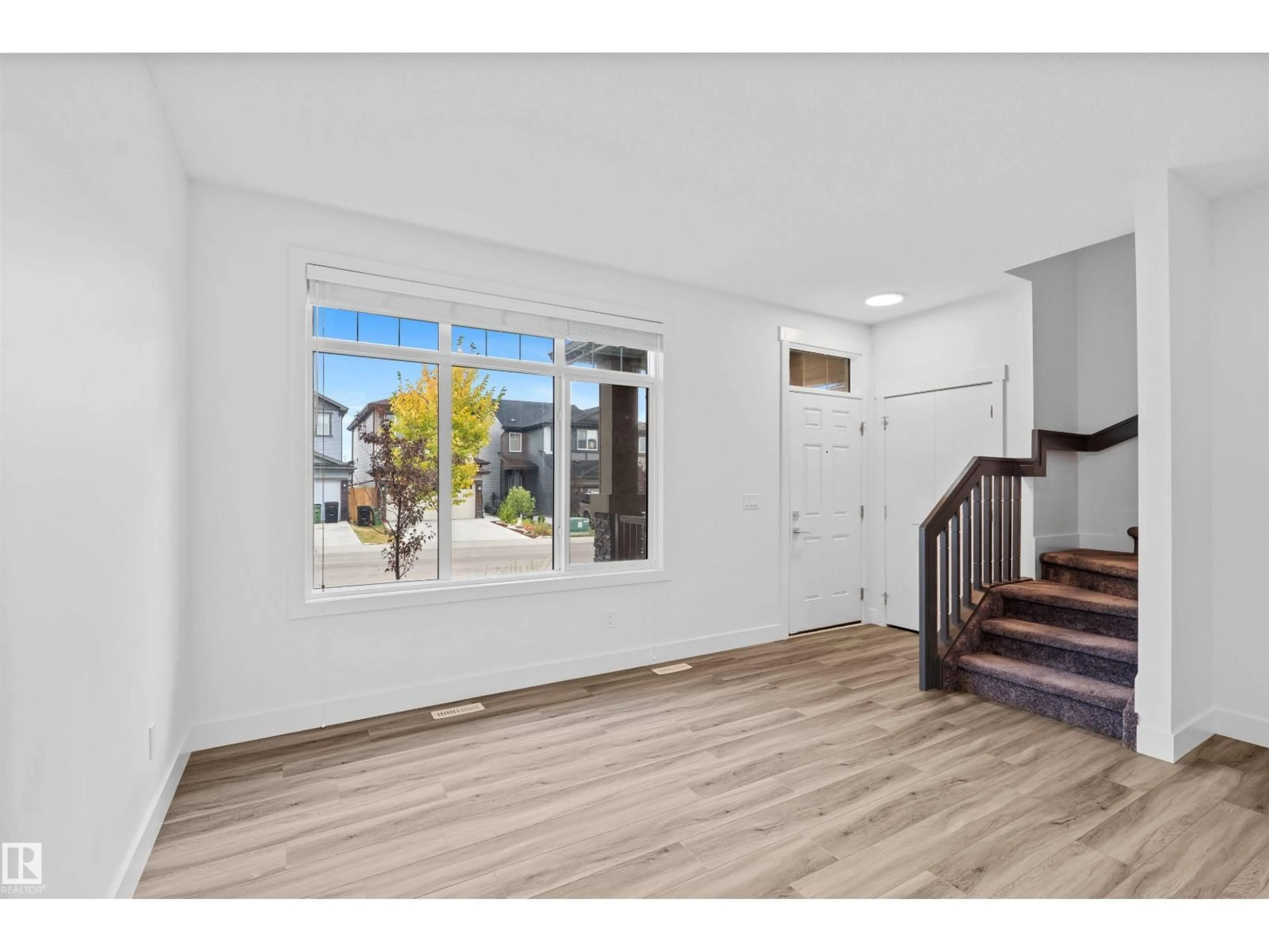 Indoor entryway for 1176 CHRISTIE VISTA, Edmonton Alberta T6W4S5