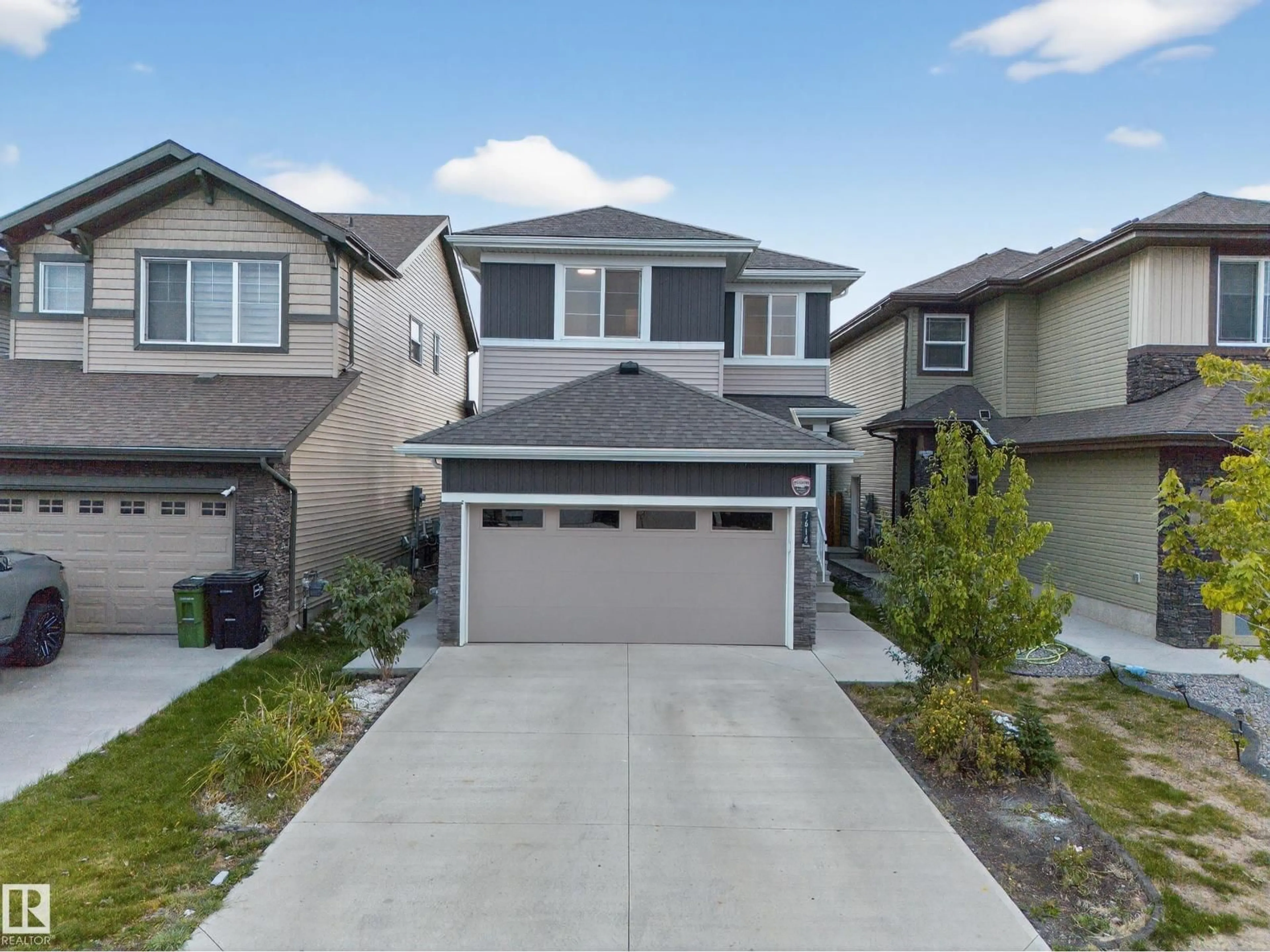 A pic from outside/outdoor area/front of a property/back of a property/a pic from drone, street for 7614 CREIGHTON PL, Edmonton Alberta T6W3Z5