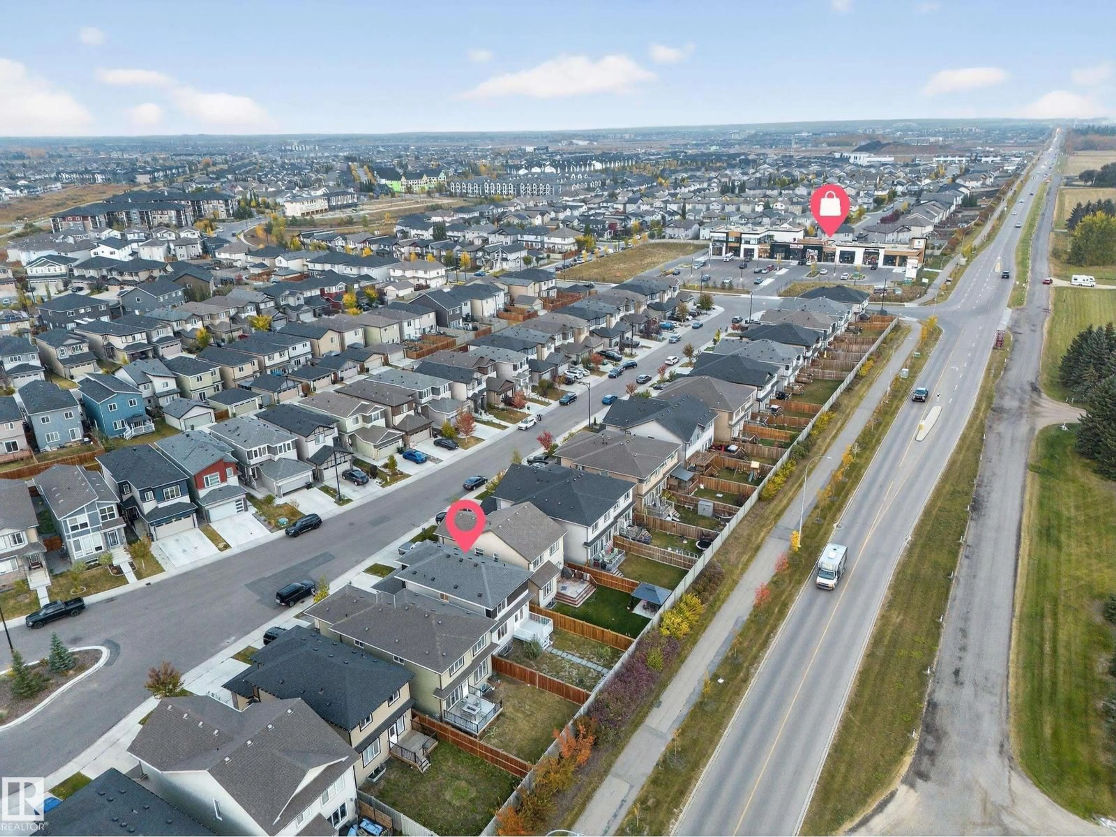 A pic from outside/outdoor area/front of a property/back of a property/a pic from drone, street for 7614 CREIGHTON PL, Edmonton Alberta T6W3Z5