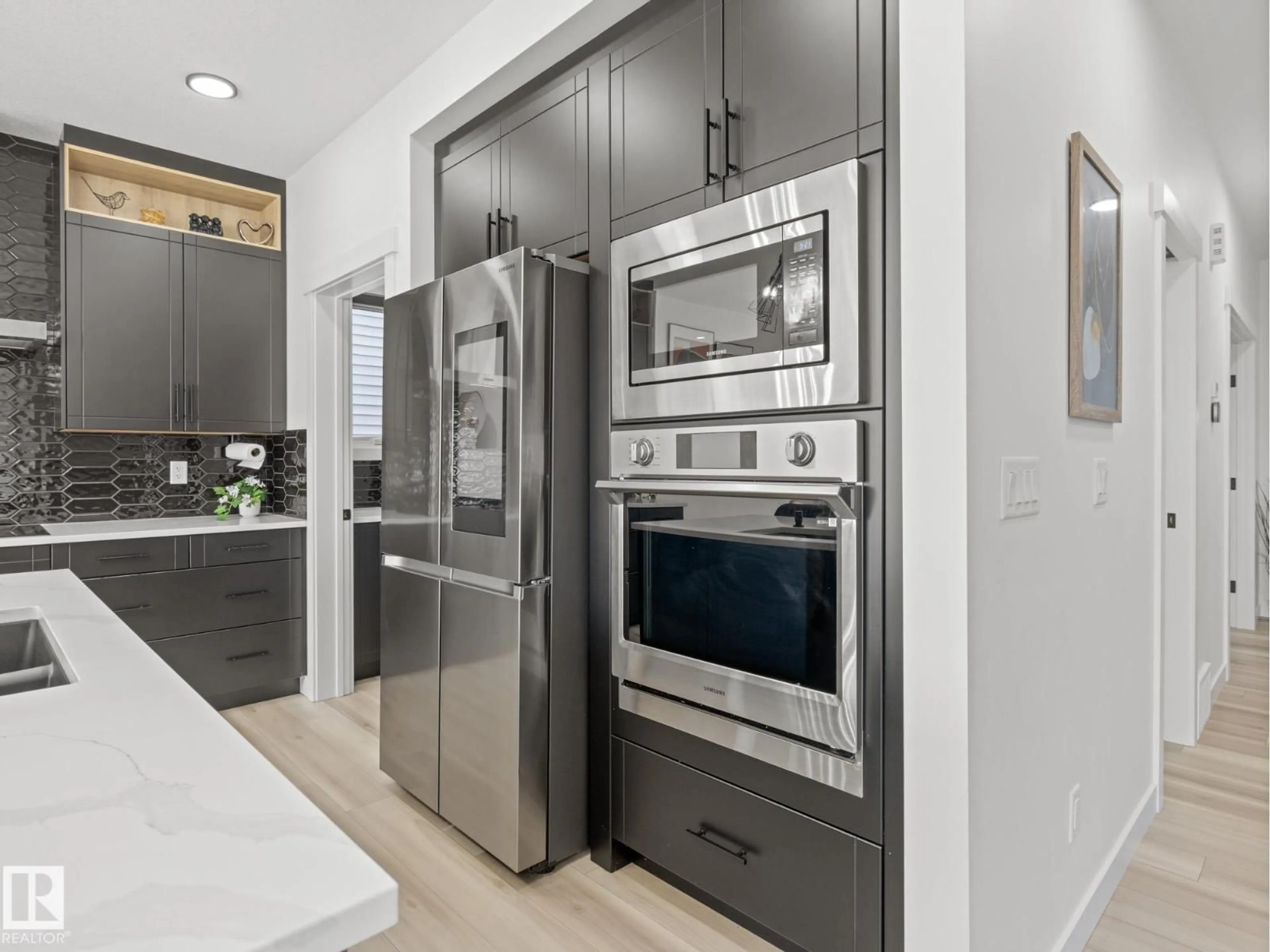Contemporary kitchen, unknown for NW - 19107 22 AV, Edmonton Alberta T6M1R1