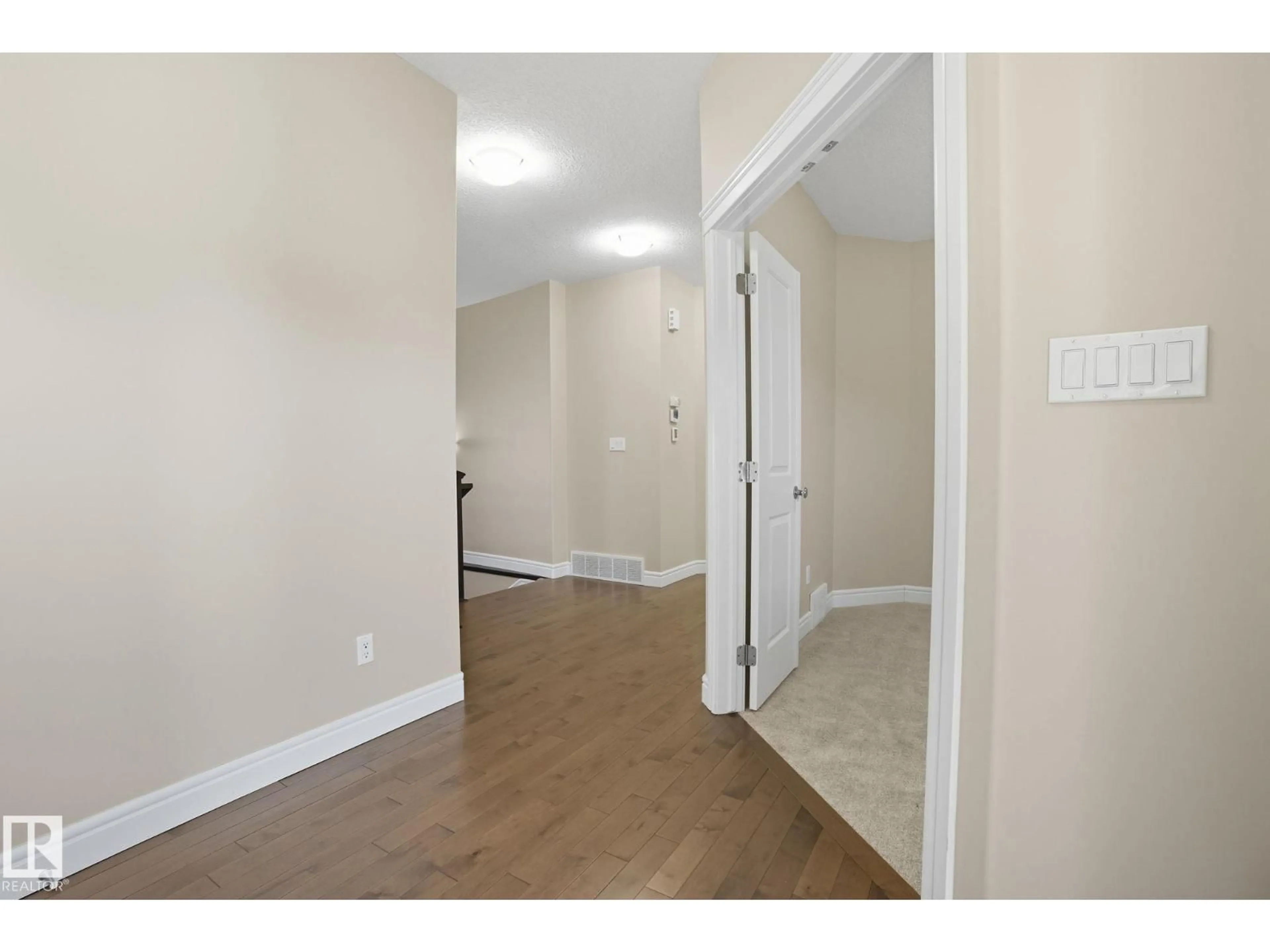 Indoor entryway for 9216 181 AV, Edmonton Alberta T5Z0K1
