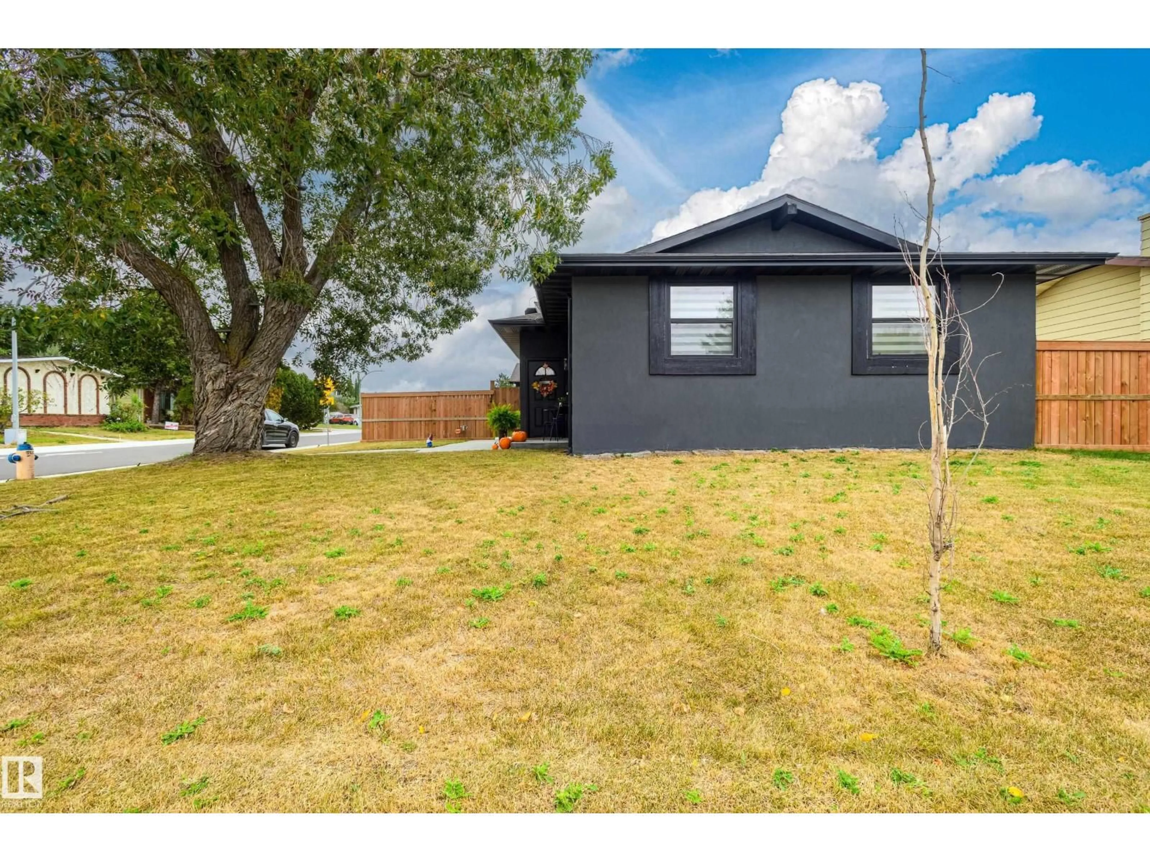 A pic from outside/outdoor area/front of a property/back of a property/a pic from drone, street for 17327 106 ST, Edmonton Alberta T5X3W9