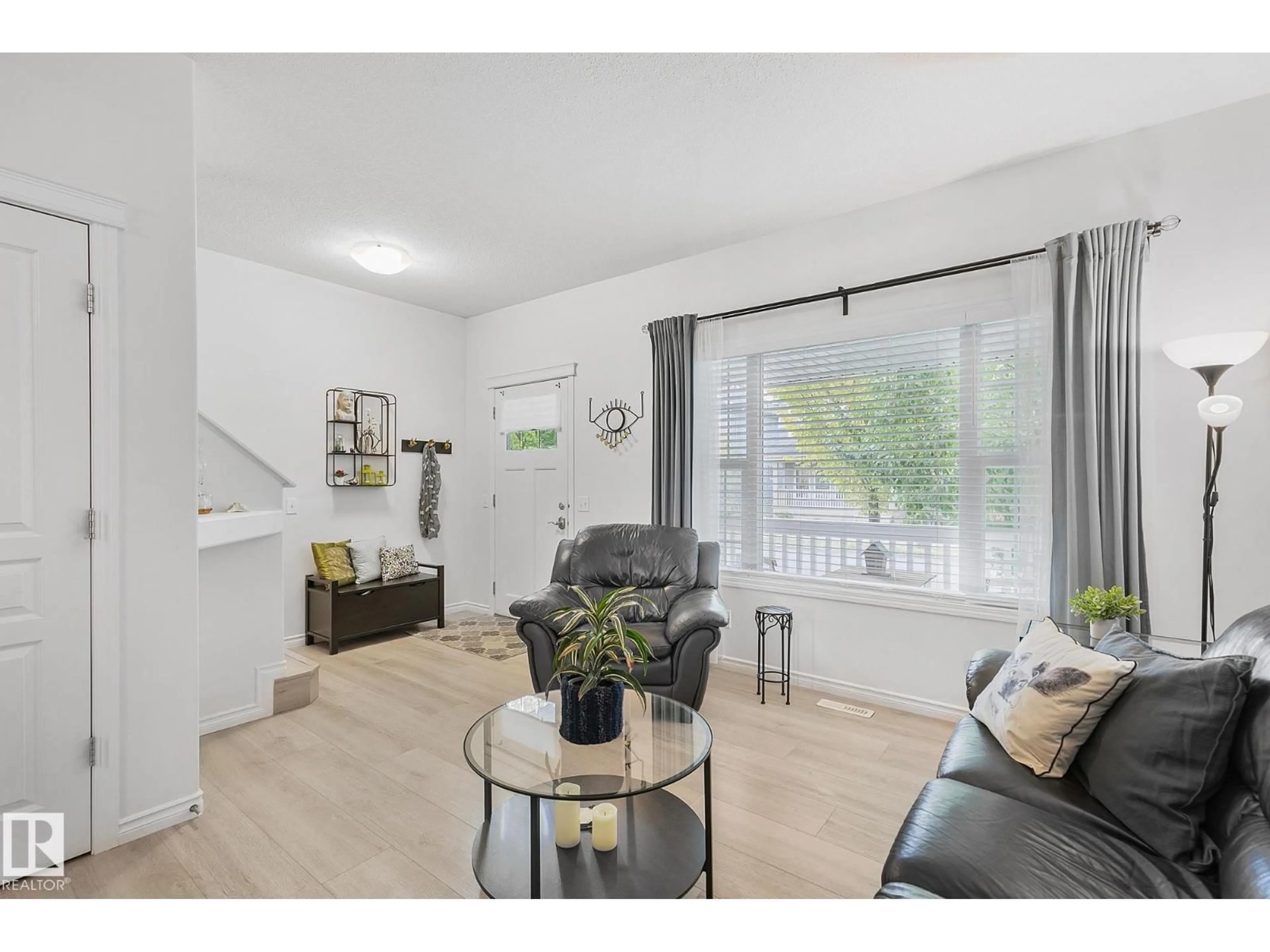 Living room with furniture, unknown for 4206 ORCHARDS DR, Edmonton Alberta T6X1N9