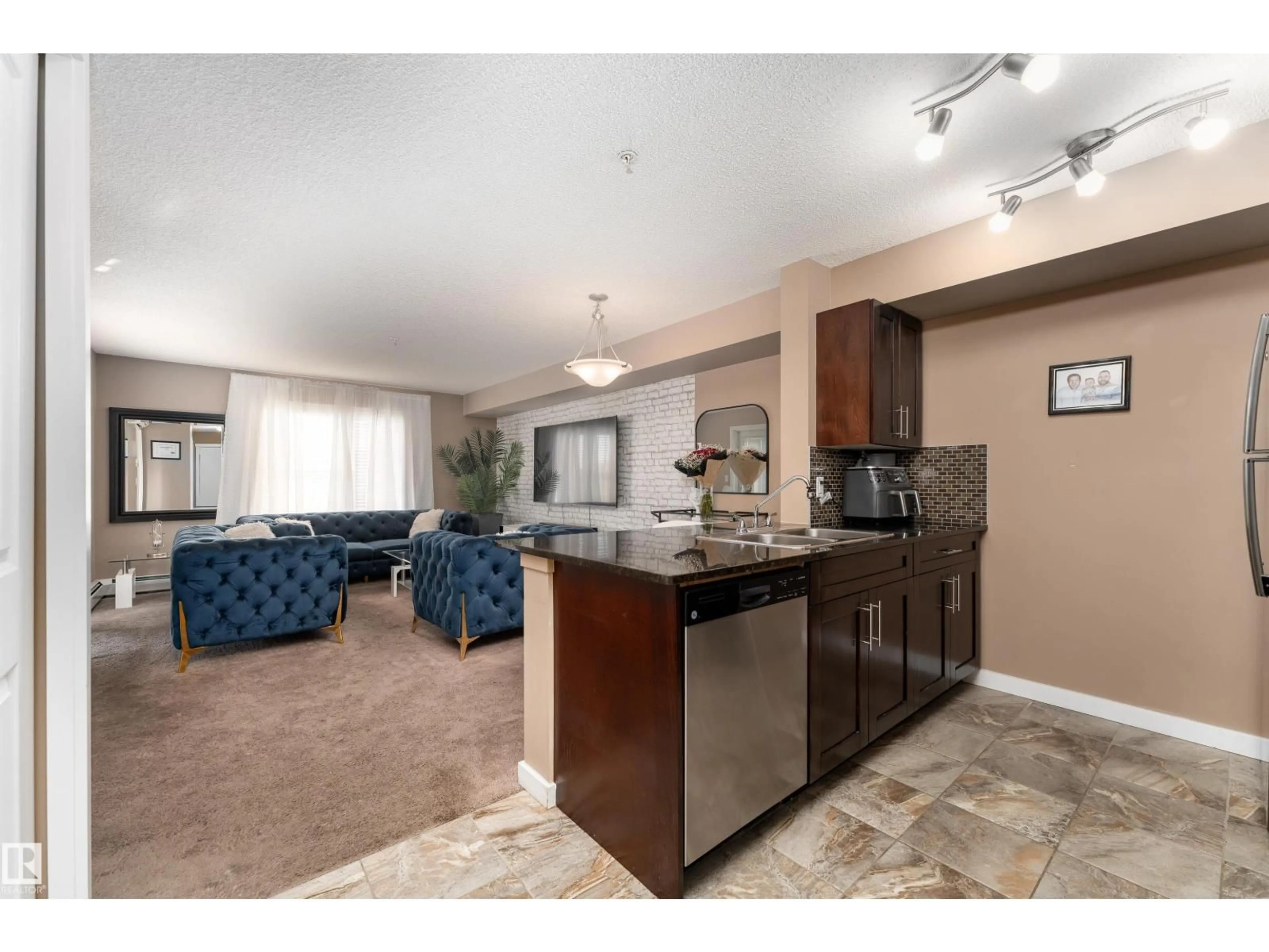 Open concept kitchen, unknown for SW - 211 107 WATT CM, Edmonton Alberta T6X2C6