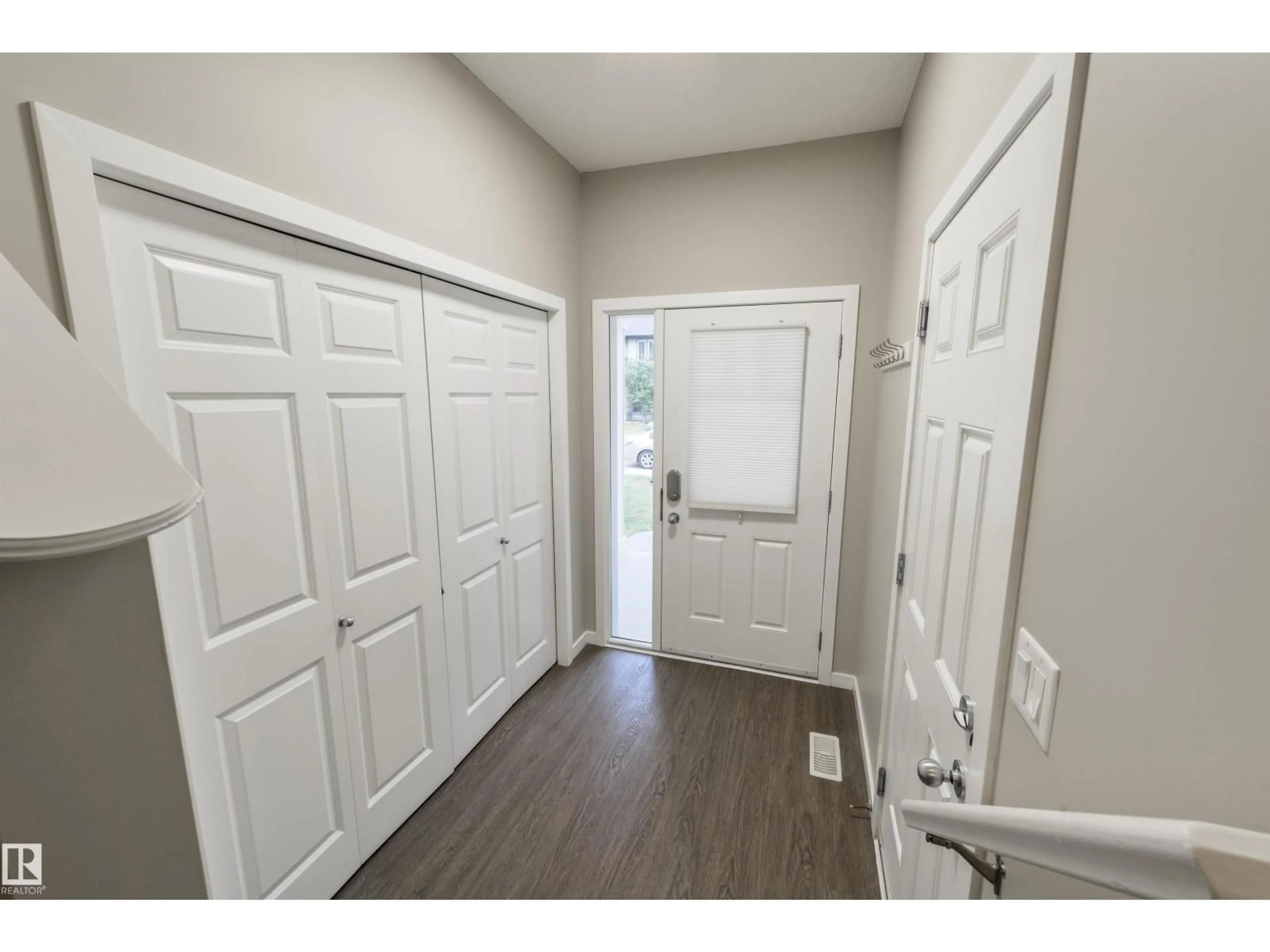 Indoor entryway for 2219 AUSTIN WY, Edmonton Alberta T6W0L2