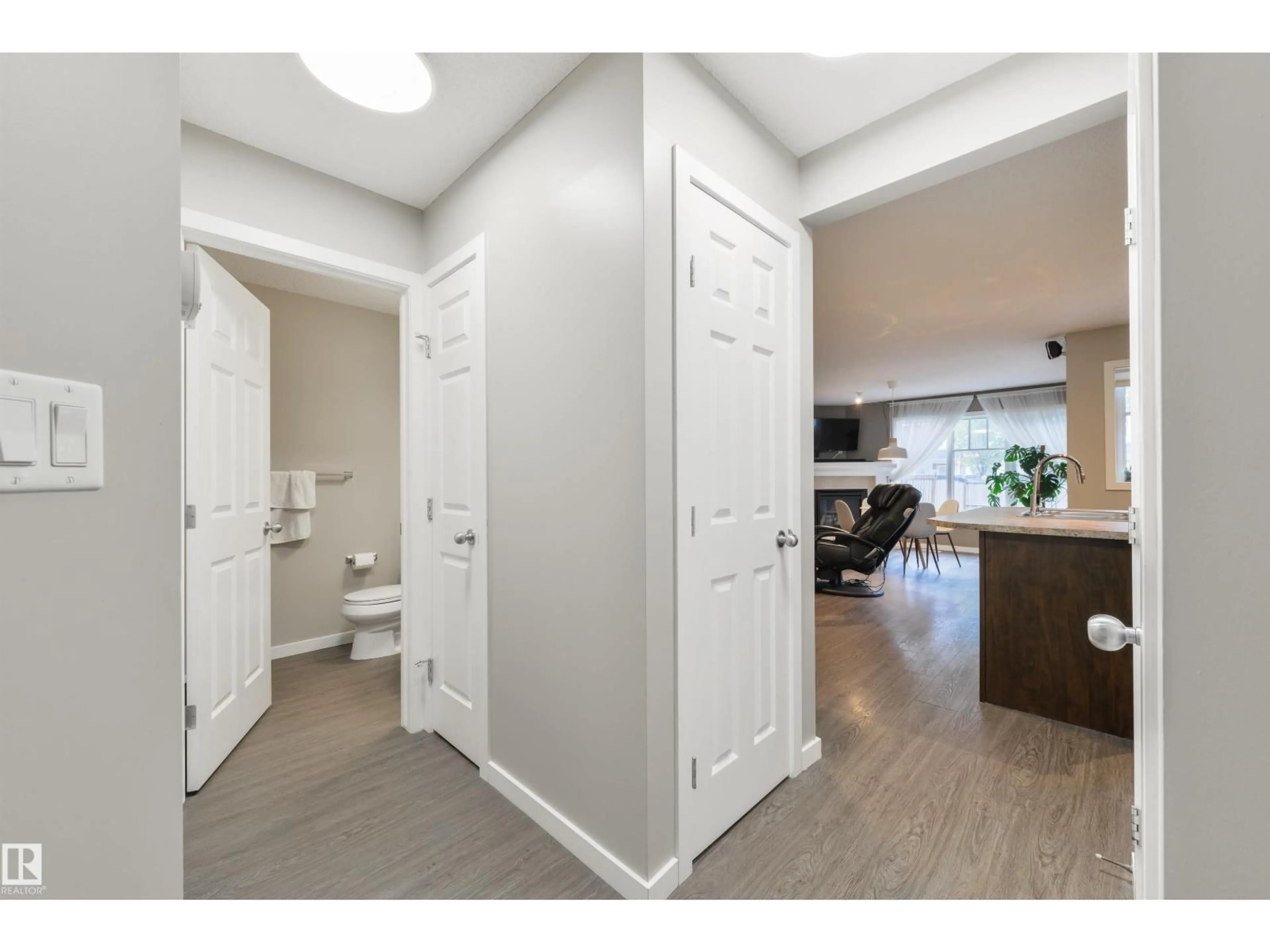 Indoor entryway for 2219 AUSTIN WY, Edmonton Alberta T6W0L2