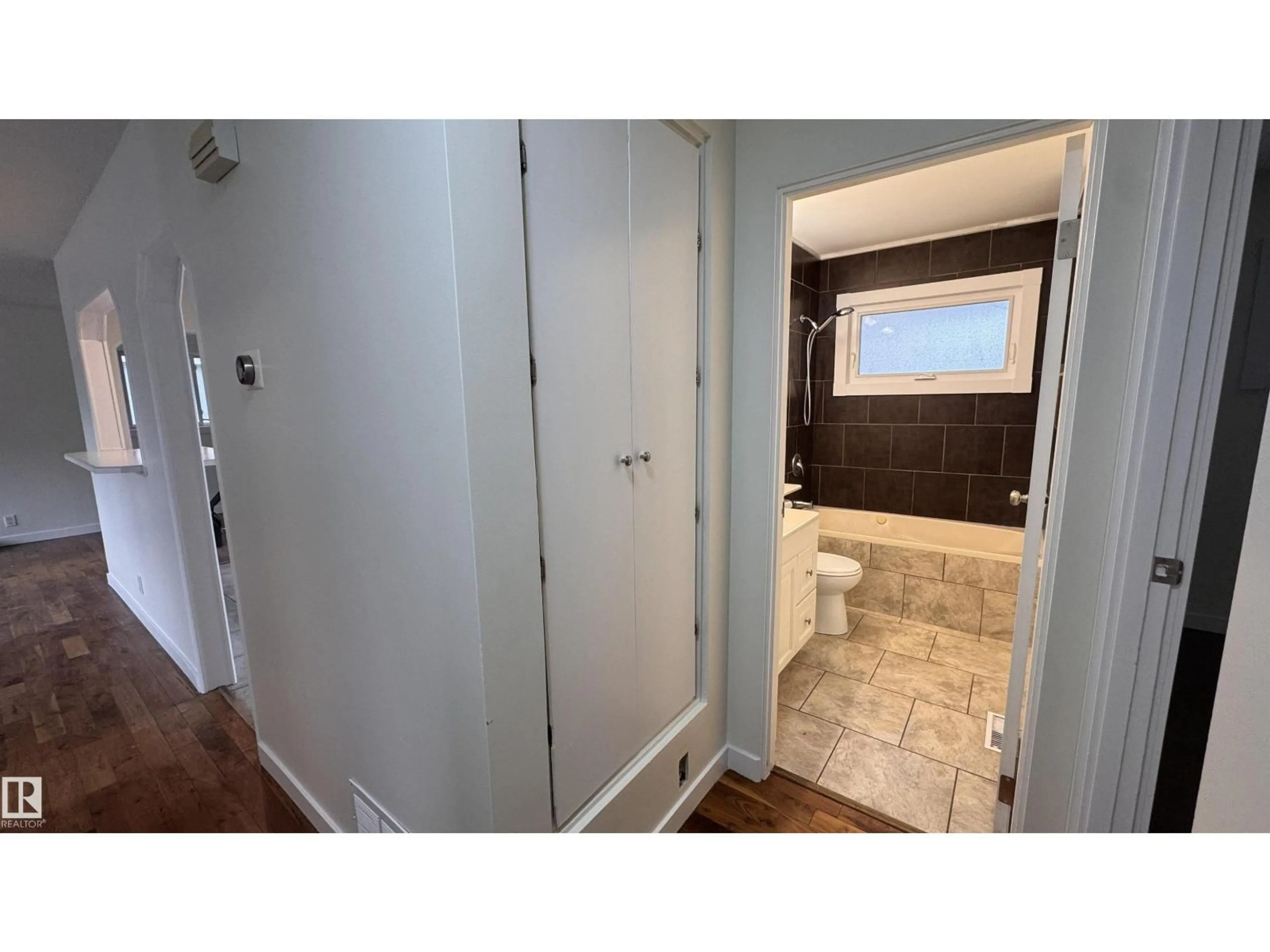 Indoor entryway for NW - 11022 160A ST, Edmonton Alberta T5P3G7