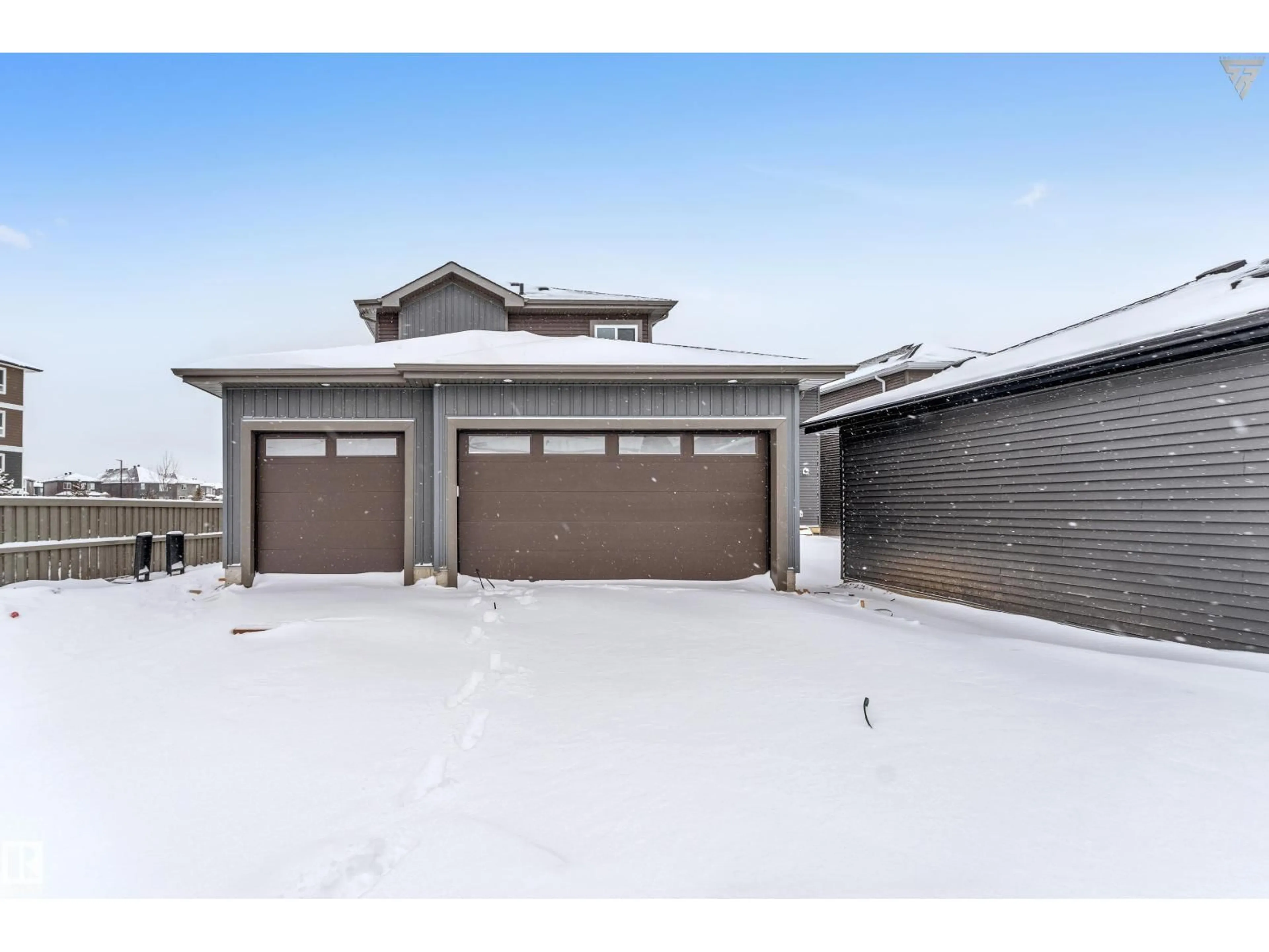 Indoor garage for 22924 80 AV, Edmonton Alberta T5T7Y1